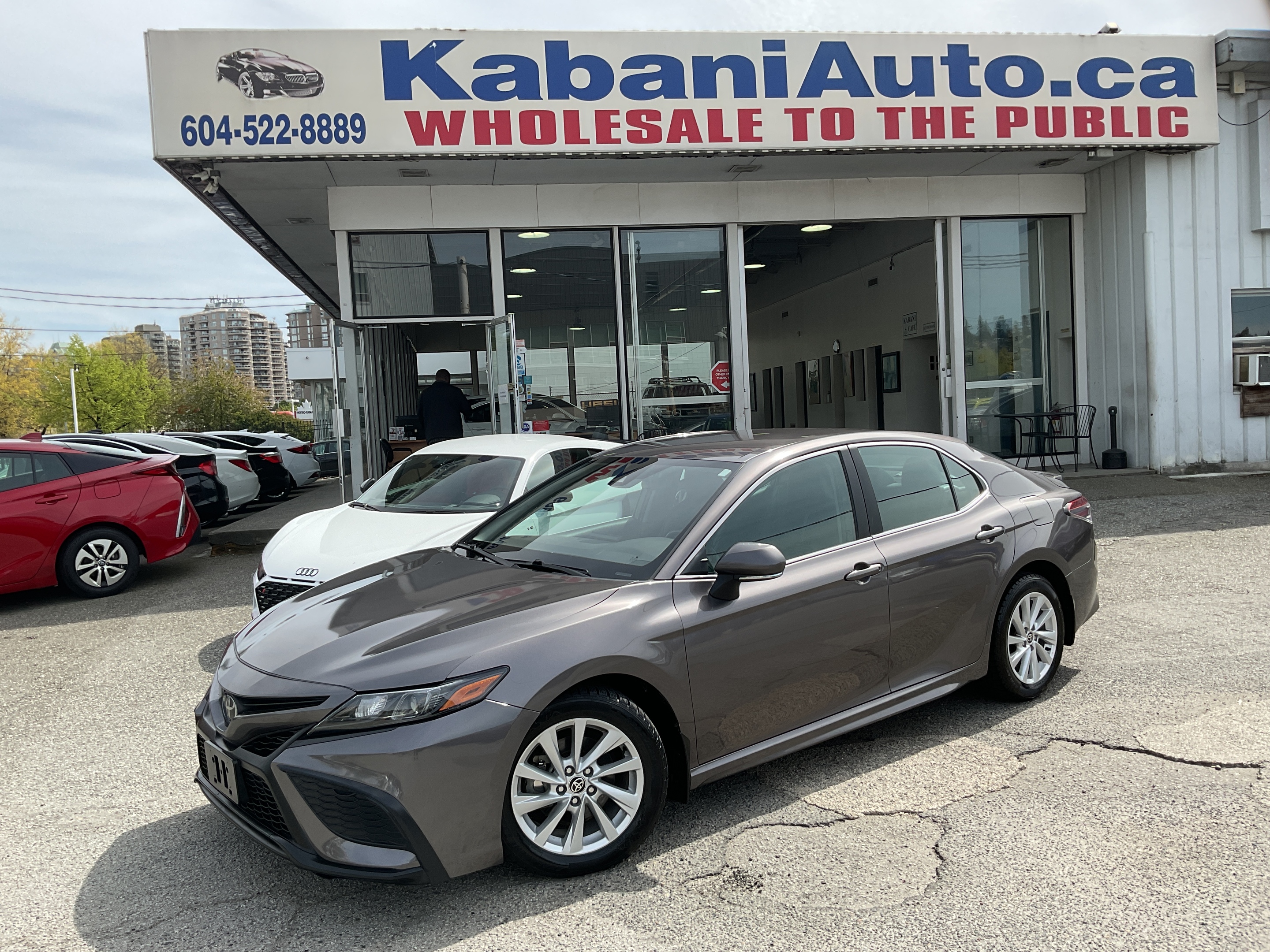 2021 Toyota Camry SE Auto FINANCING AVAILABLE!