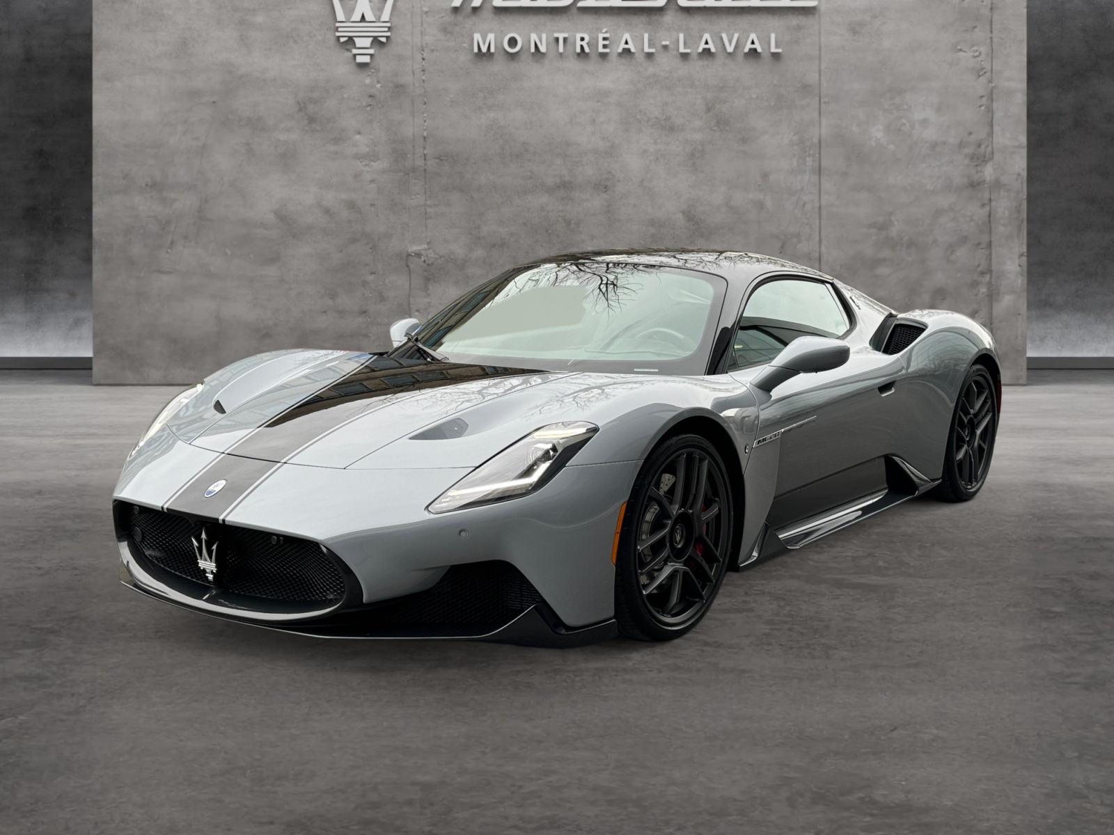 2023 Maserati MC20 Coupe / Full Wrap + no luxury tax