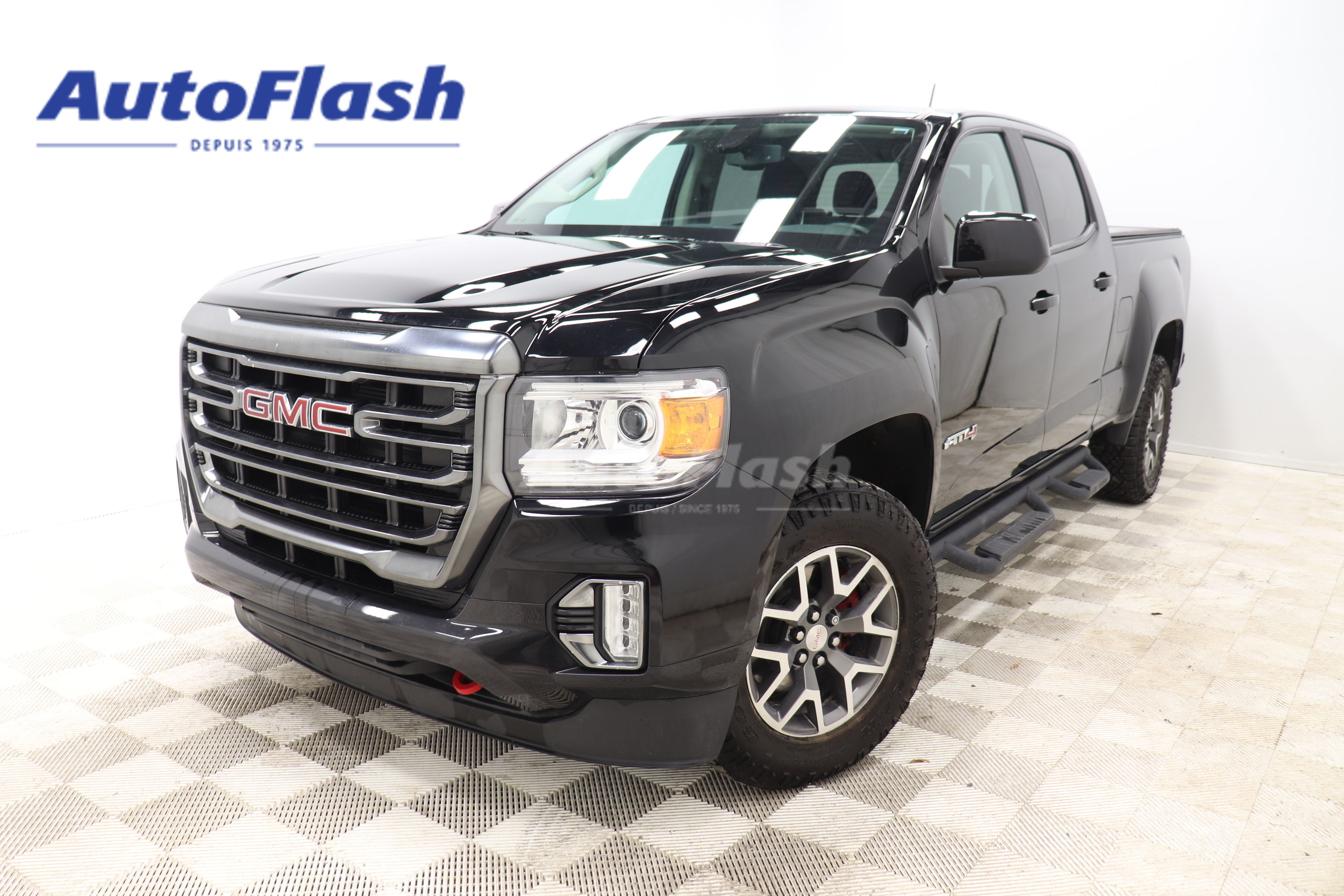 2022 GMC Canyon 4WD Crew Cab Long Box AT4 w-Leather