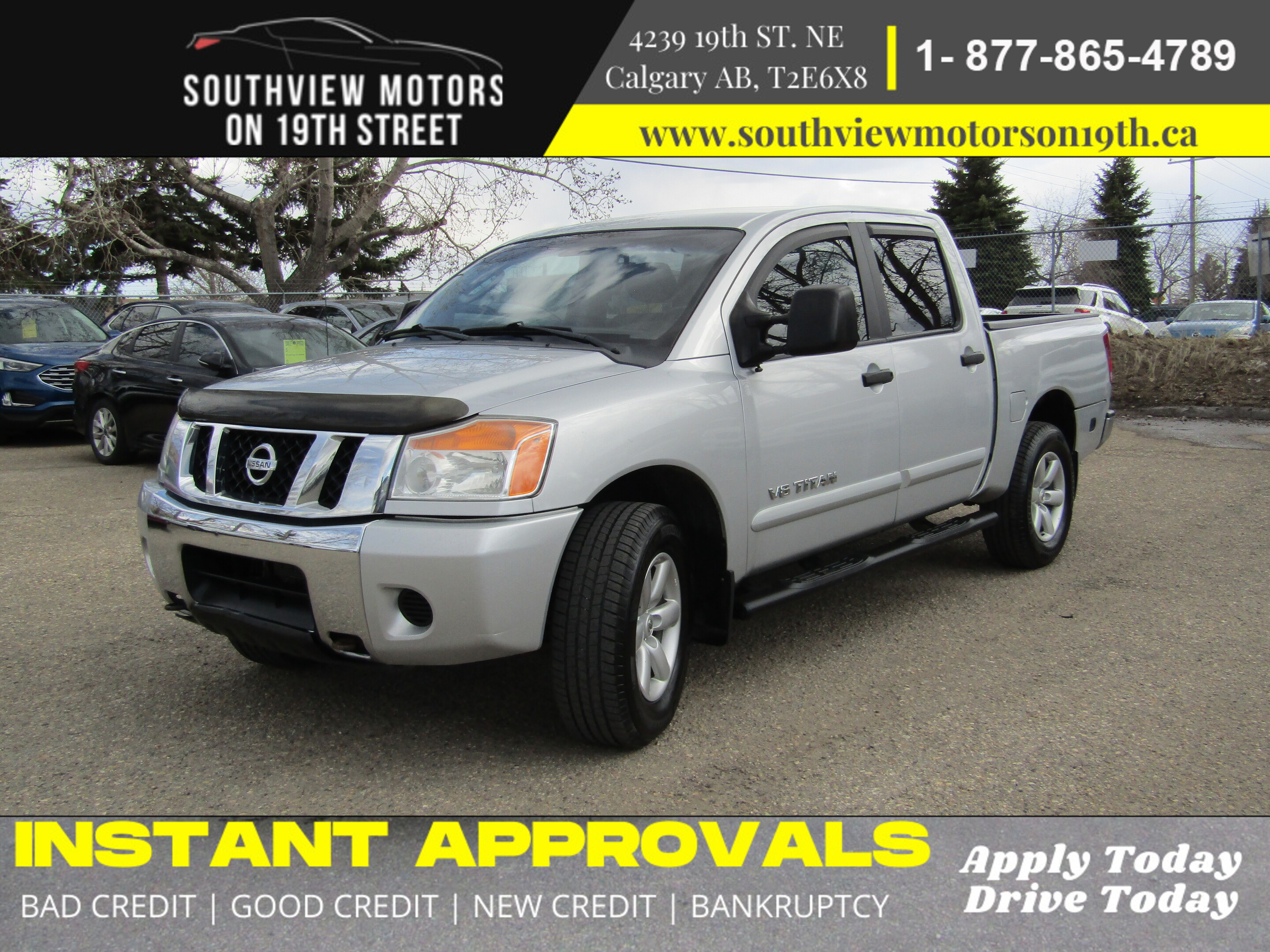 2011 Nissan Titan  SV-4X4-RUNNING BOARDS-FINANCING AVAILABLE
