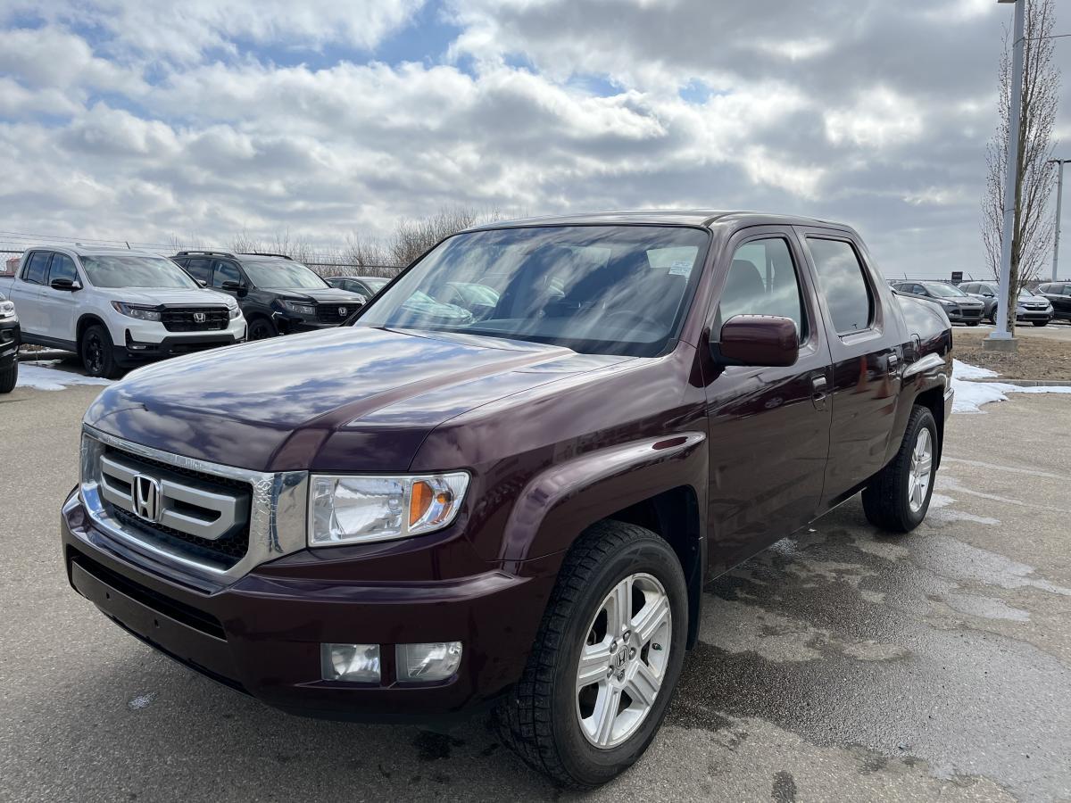 2010 Honda Ridgeline EX-L with Sunroof and Navigation | HEATED LEATHER