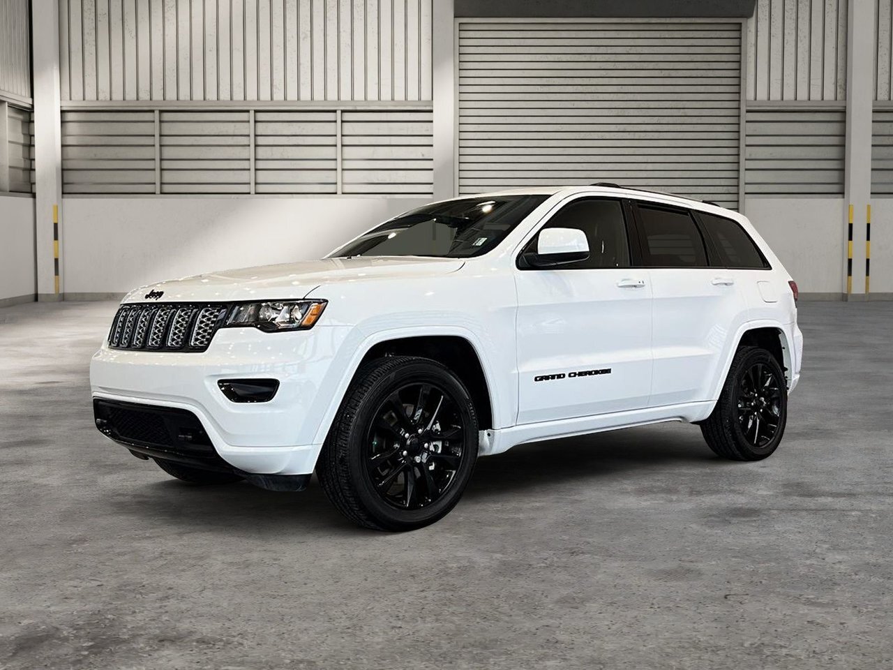 2021 Jeep Grand Cherokee Laredo Altitude package! No accidents!