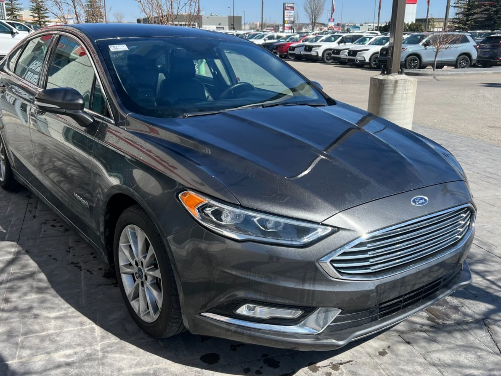 2017 Ford Fusion SE Hybrid- Great on Gas!!