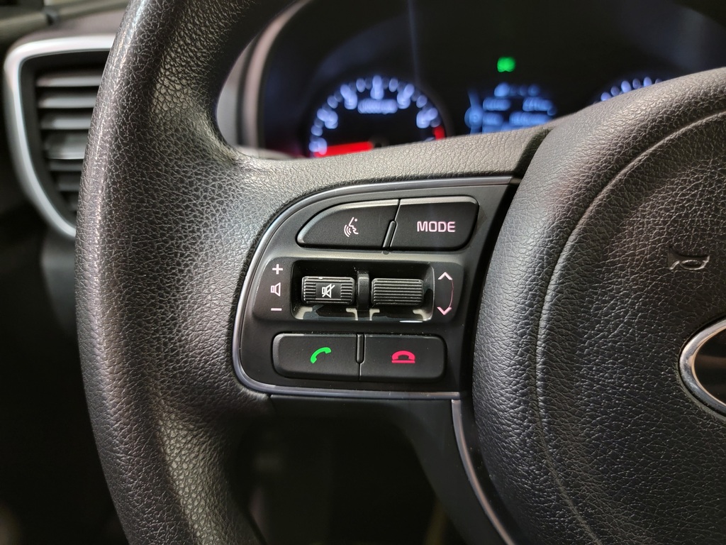 Kia Sportage 2017 Air conditioner, CD player, Electric mirrors, Electric windows, Speed regulator, Heated seats, Electric lock, Bluetooth, , rear-view camera, Steering wheel radio controls
