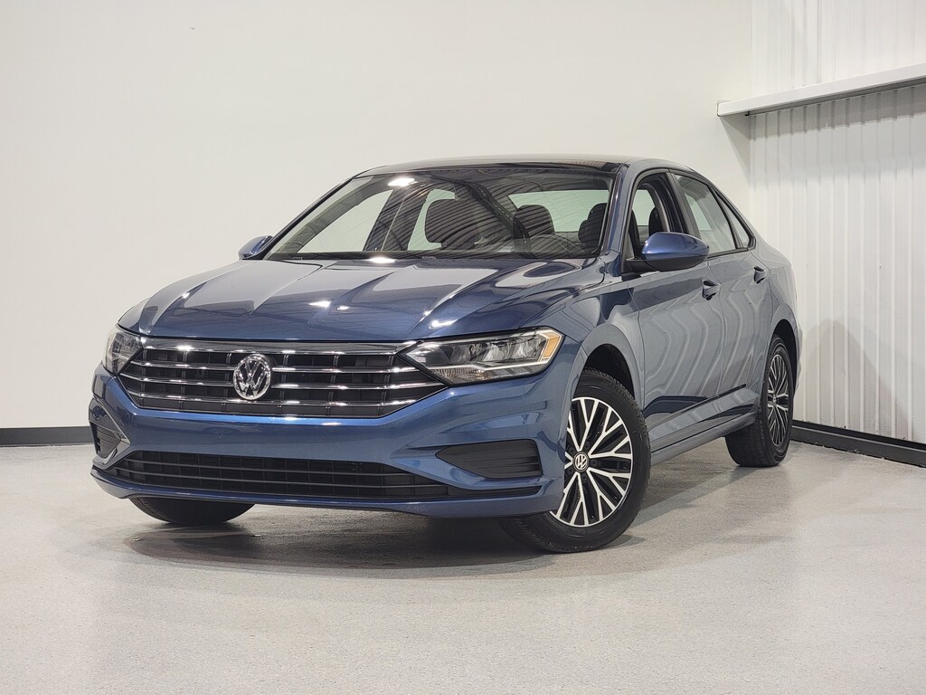 Volkswagen Jetta 2021 Air conditioner, Navigation system, Electric mirrors, Electric windows, Heated seats, Leather interior, Electric lock, Power sunroof, Speed regulator, Heated mirrors, Bluetooth, , rear-view camera, Steering wheel radio controls