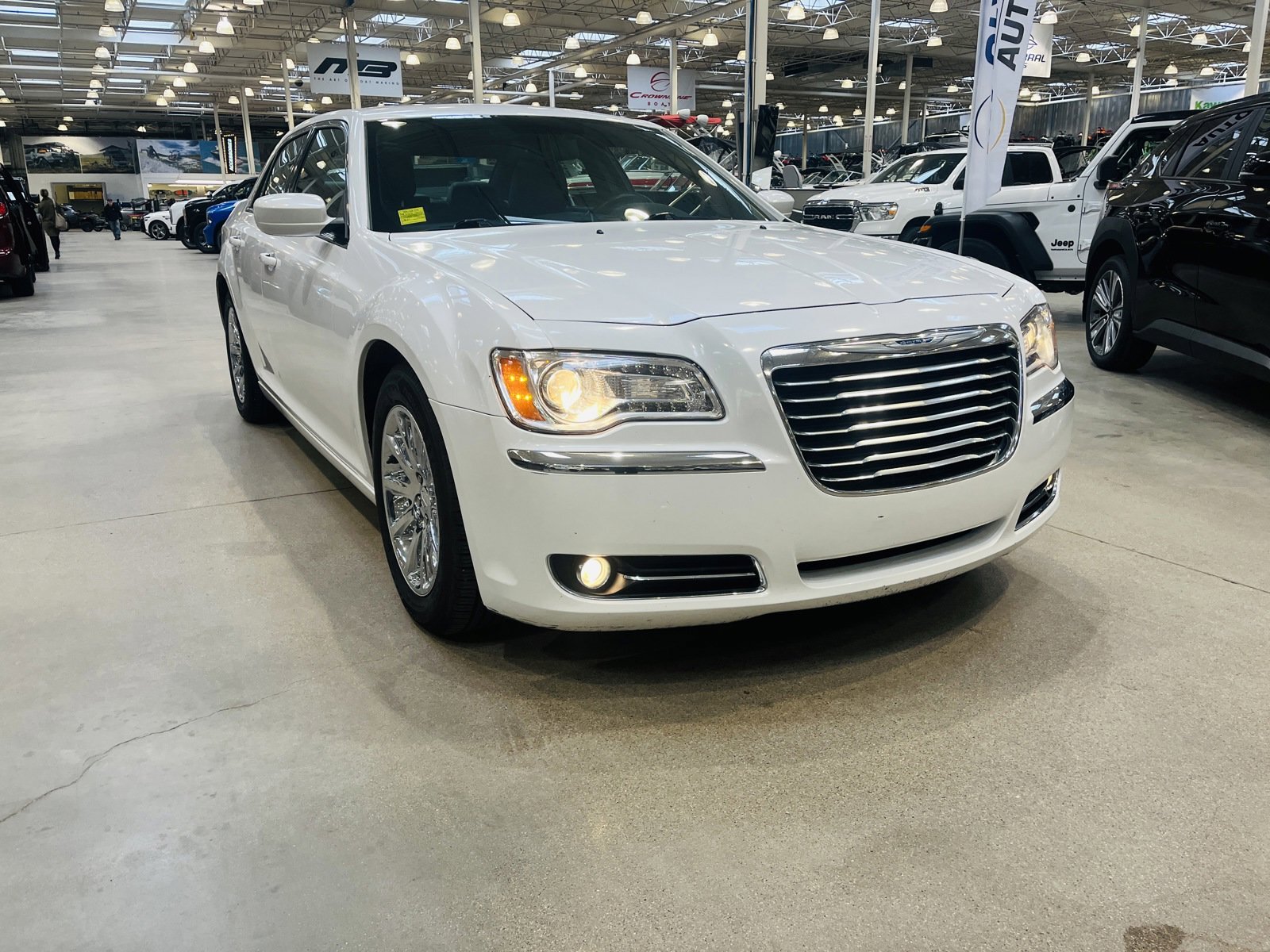2013 Chrysler 300 300 Touring L | LEATHER | HEATED SEATS | 3.6L