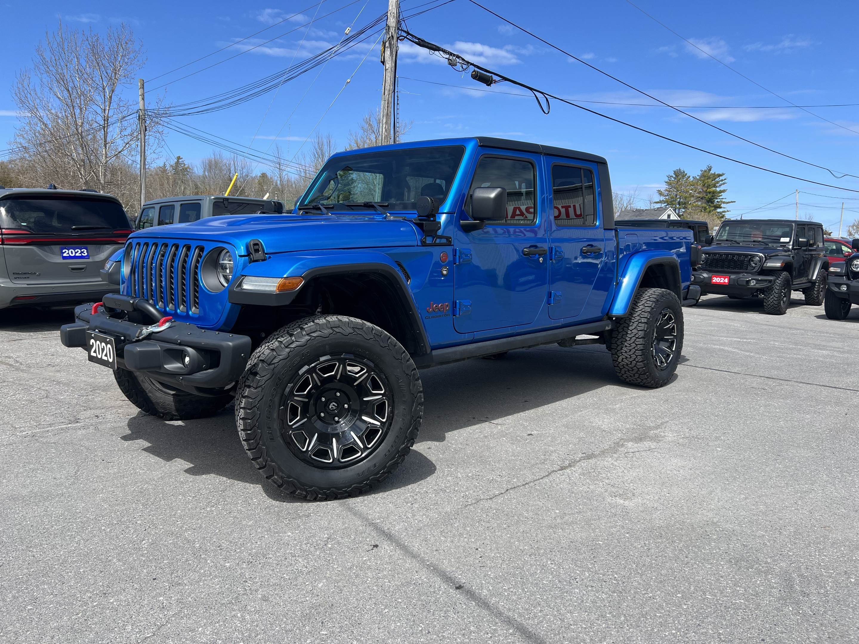 2020 Jeep Gladiator Rubicon 4x4 - Manual! - Winch - LED Light group