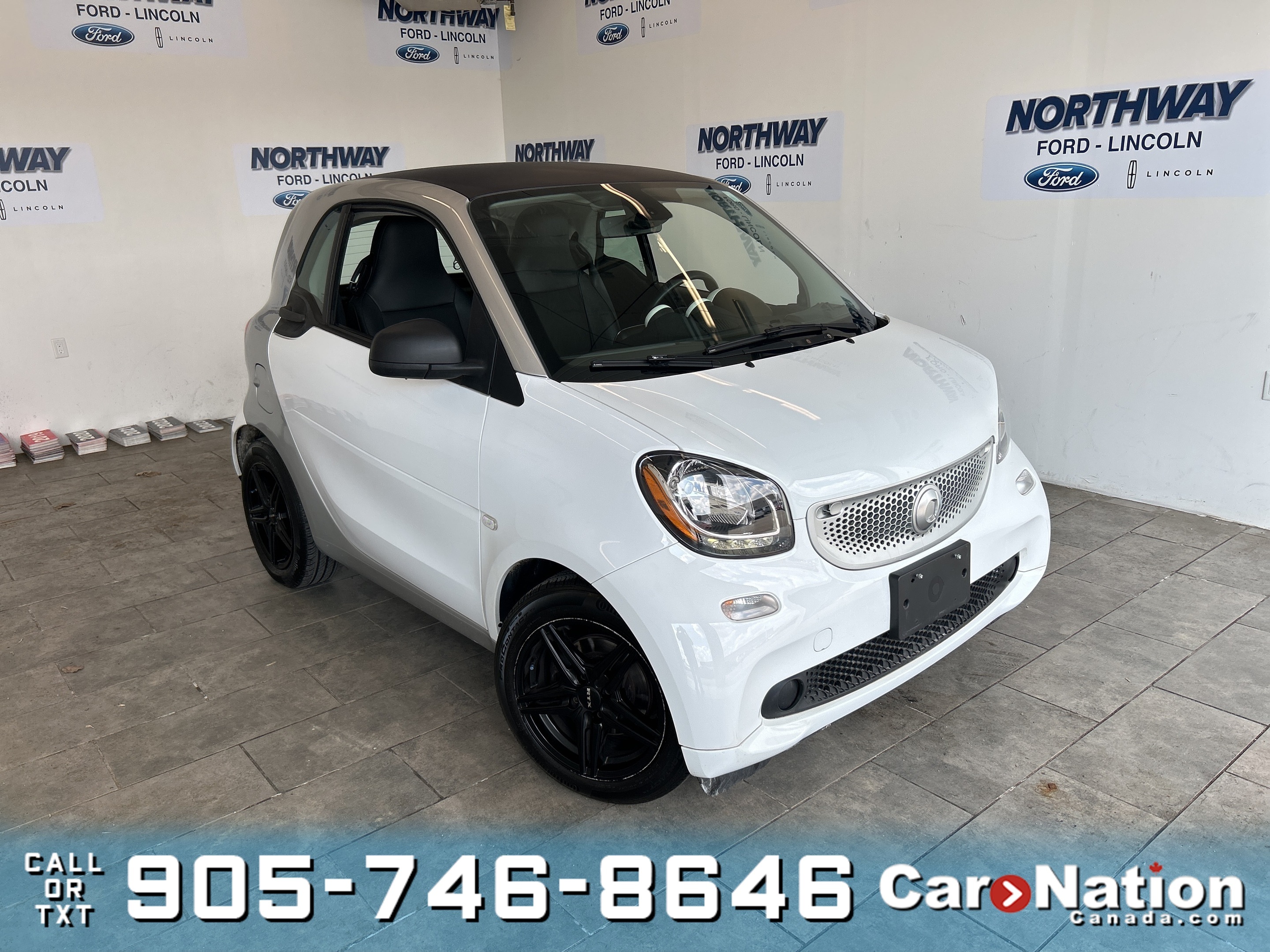 2016 smart fortwo LEATHER | NAVIGATION | ONLY 61,180KM!
