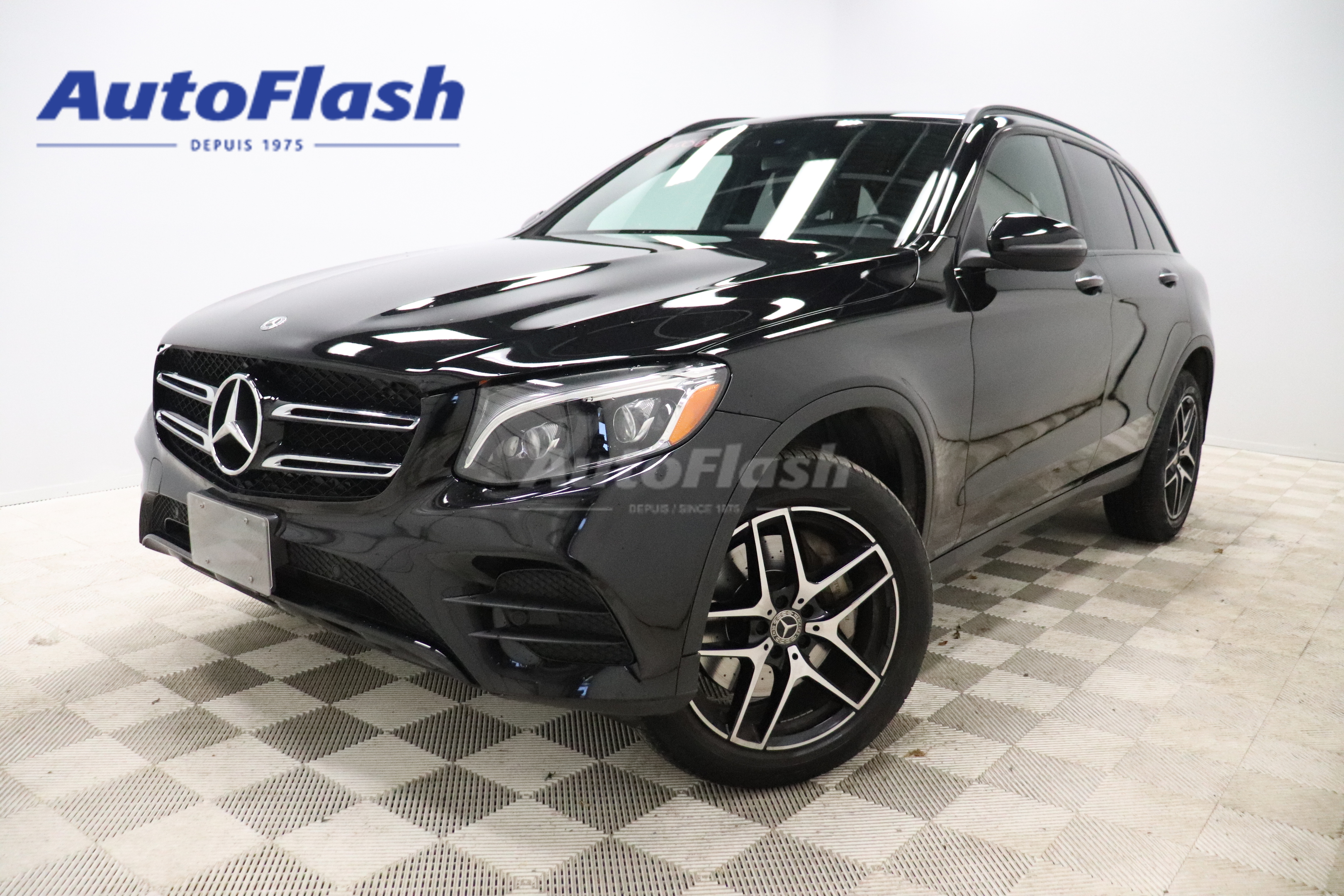 2019 Mercedes-Benz GLC 300, AMG SPORT PACK, PANO ROOF, CAMERA
