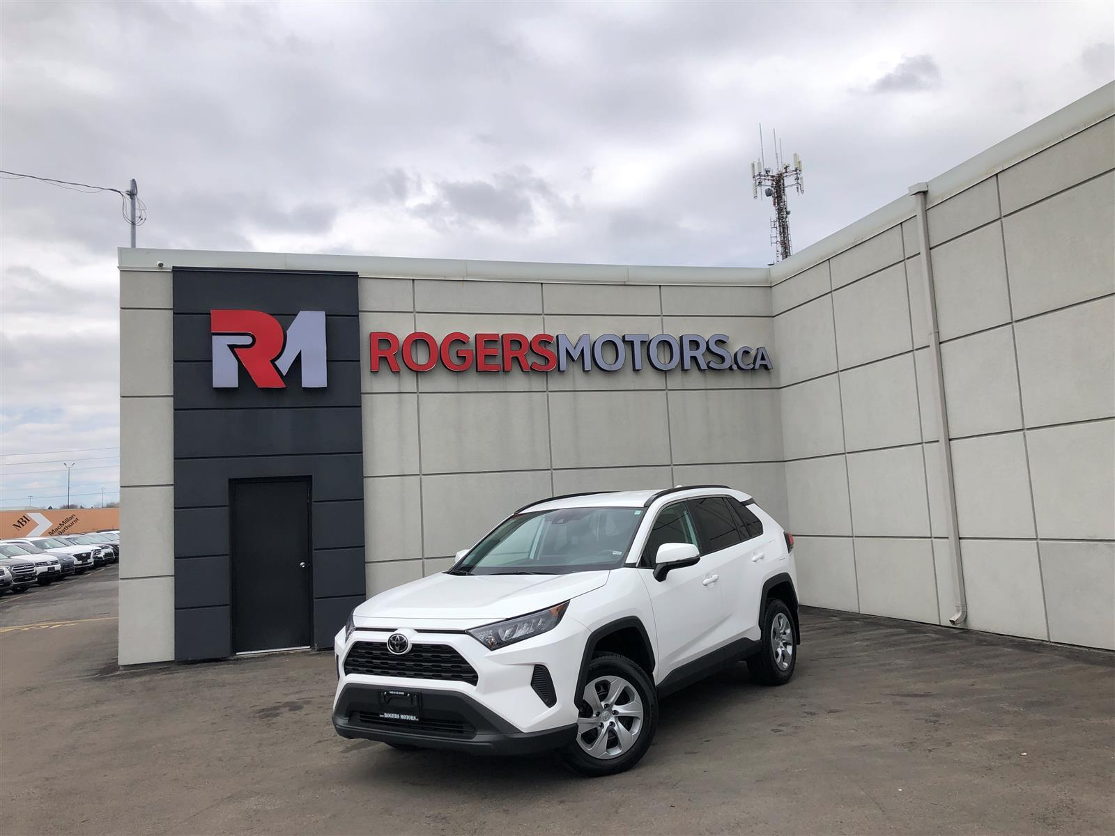 2020 Toyota RAV4 LE AWD - HTD SEATS - REVERSE CAM - TECH FEATURES