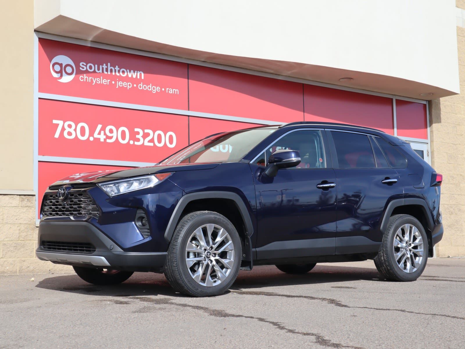 2020 Toyota RAV4  LIMITED IN BLUE EQUIPPED WITH A 2.5L I4 , AWD , 8