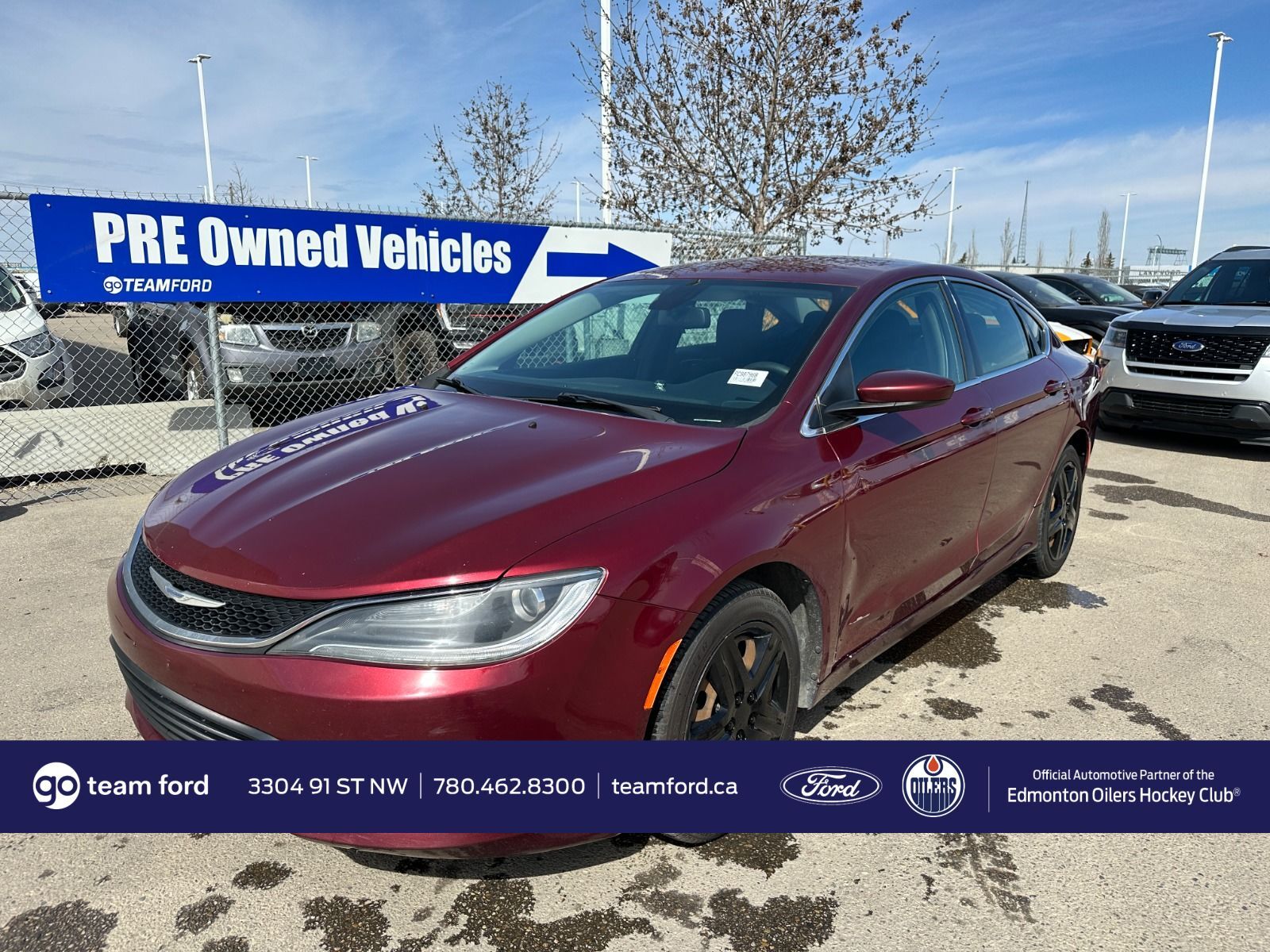 2015 Chrysler 200 LX- CLOTH, FWD, POWER OPTIONS AND MUCH MORE!!