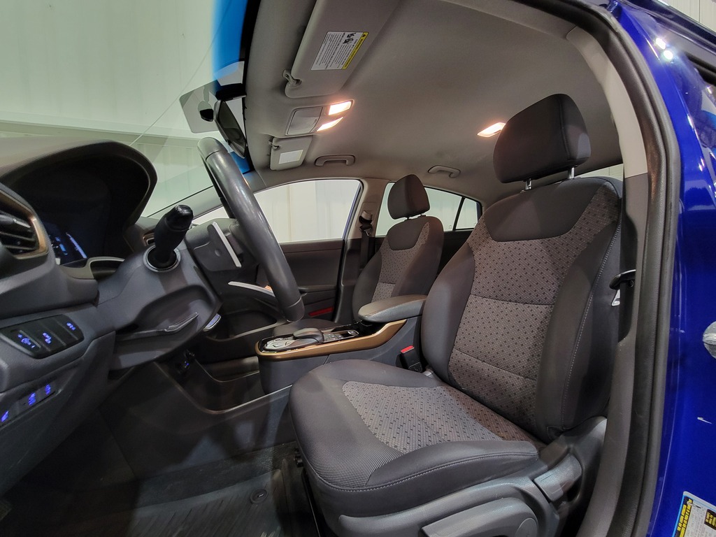 Hyundai Ioniq Electric 2019 Climatisation, Système de navigation, Mirroirs électriques, Vitres électriques, Sièges chauffants, Verrouillage électrique, Régulateur de vitesse, Bluetooth, Prise auxiliaire 12 volts, caméra-rétroviseur, Volant chauffant, Commandes de la radio au volant
