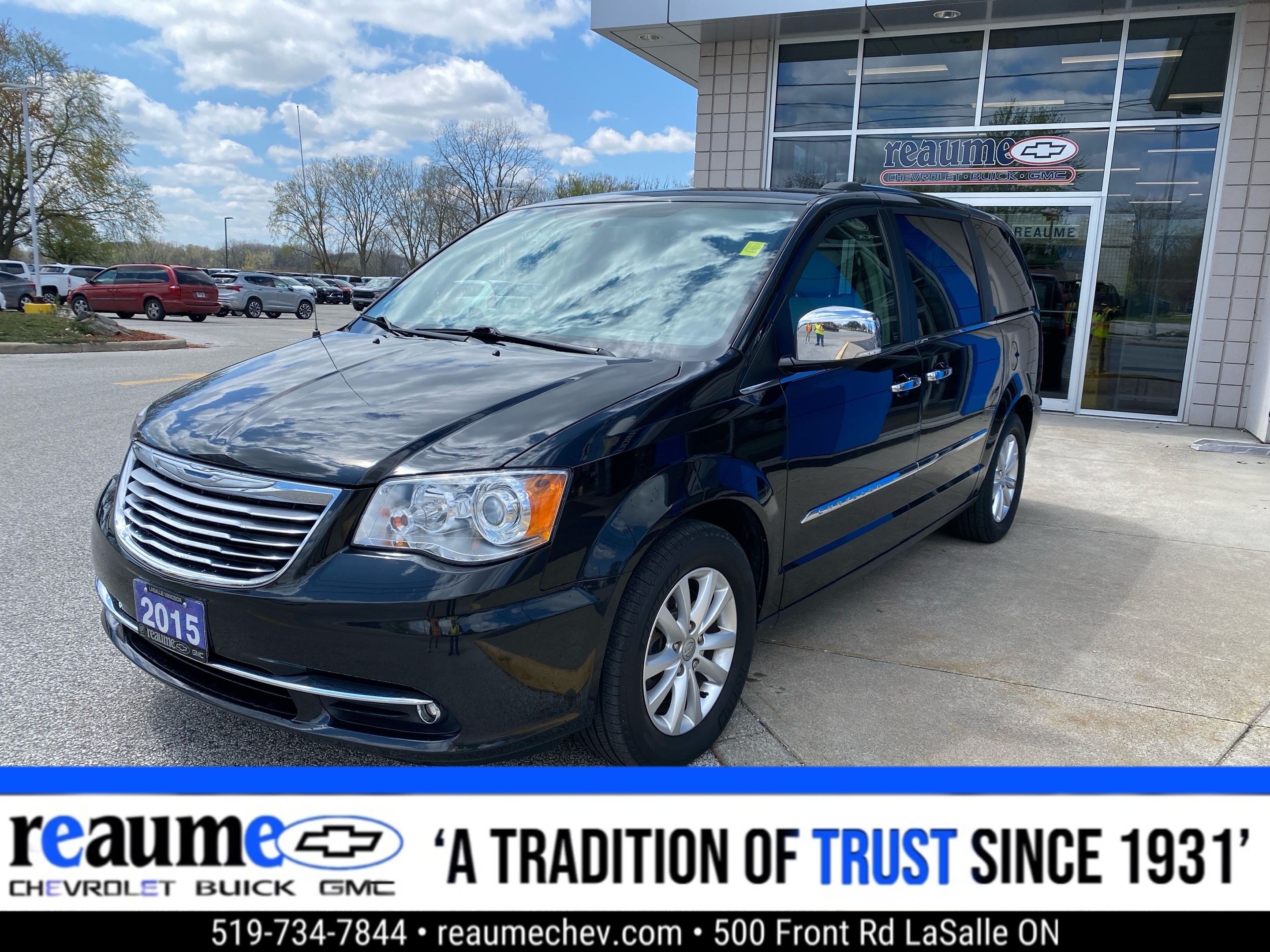 2015 Chrysler Town & Country Limited*