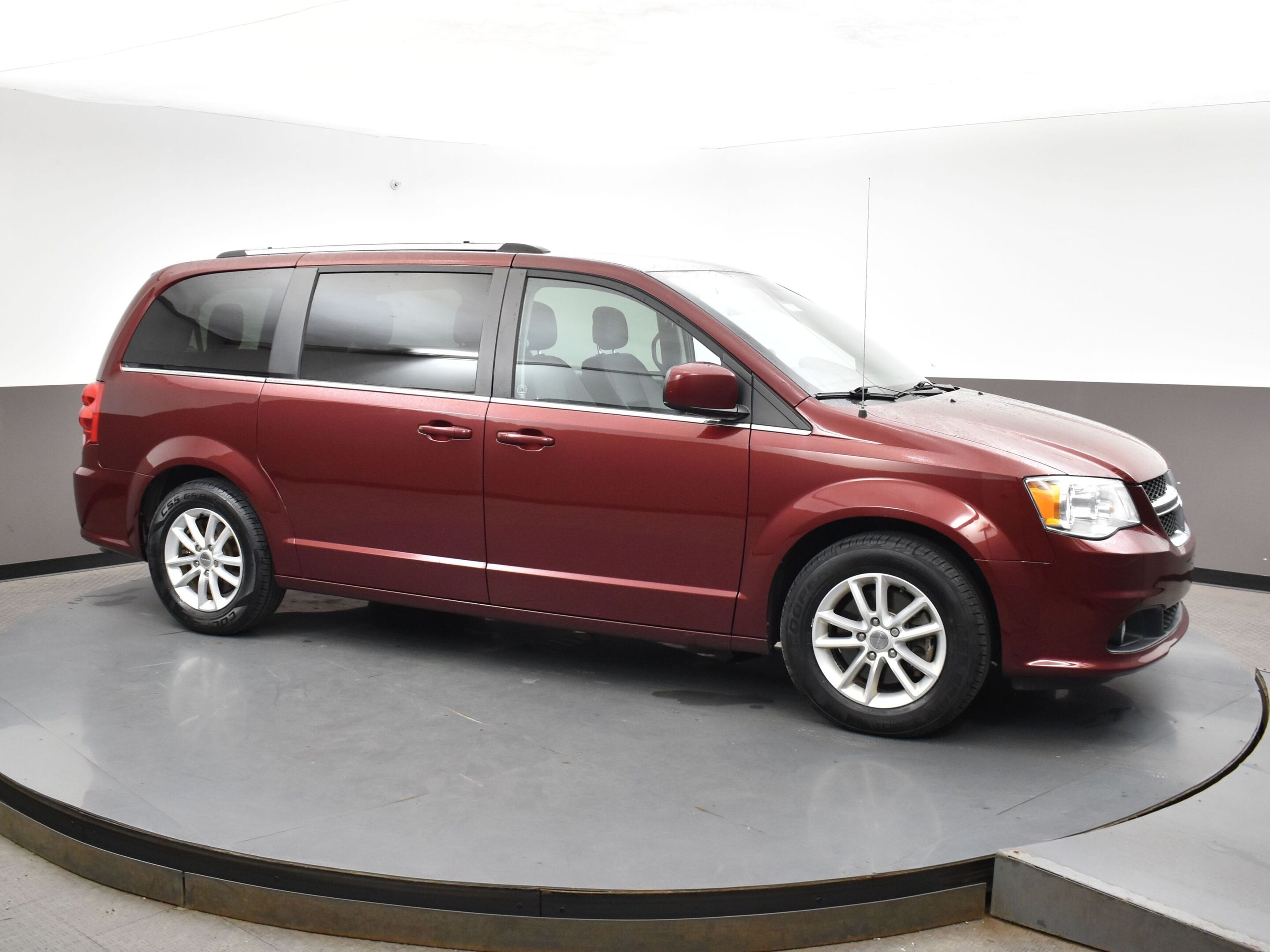 2019 Dodge Grand Caravan SXT - Call 902-469-8484 To Book Appointment! Lease