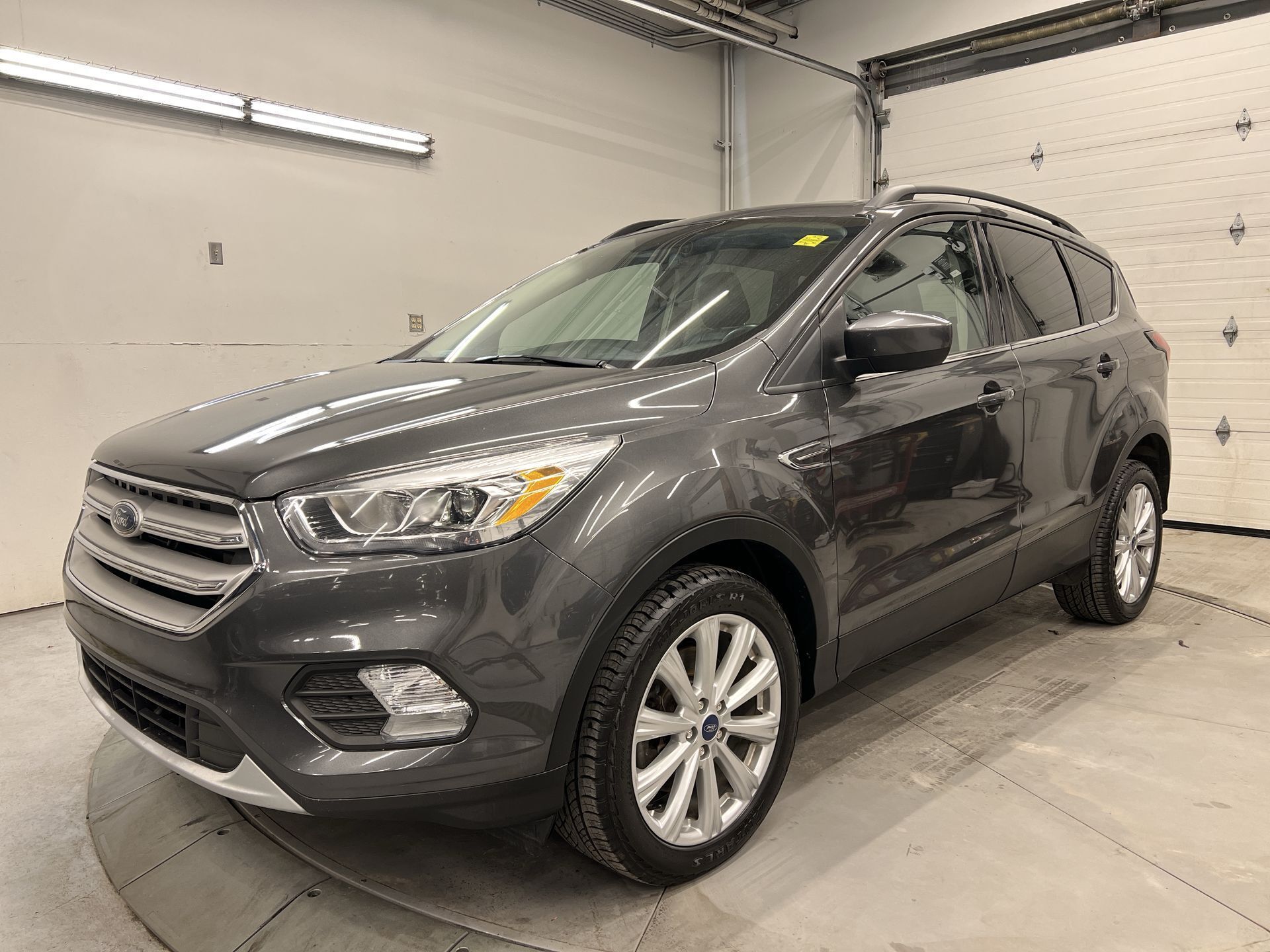 2019 Ford Escape SEL AWD | PANO ROOF | HEATED LEATHER |REMOTE START