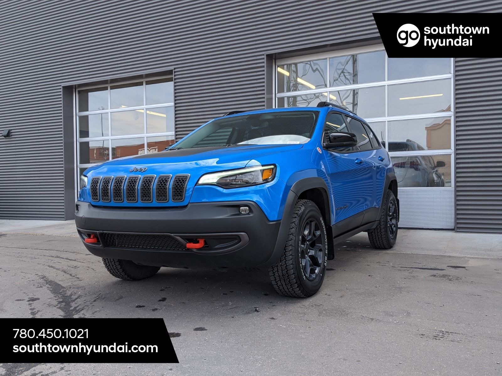 2022 Jeep Cherokee Trailhawk - No Accidents! Low Kms!