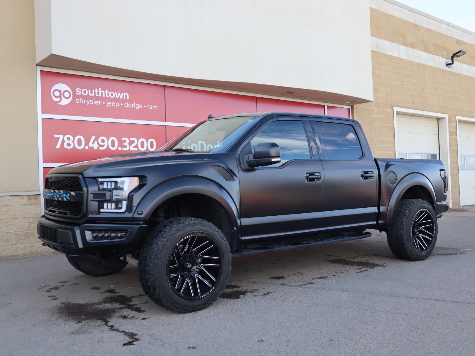 2019 Ford F-150 RAPTOR IN AGATE BLACK EQUIPPED WITH A 3.5L HO ECOB