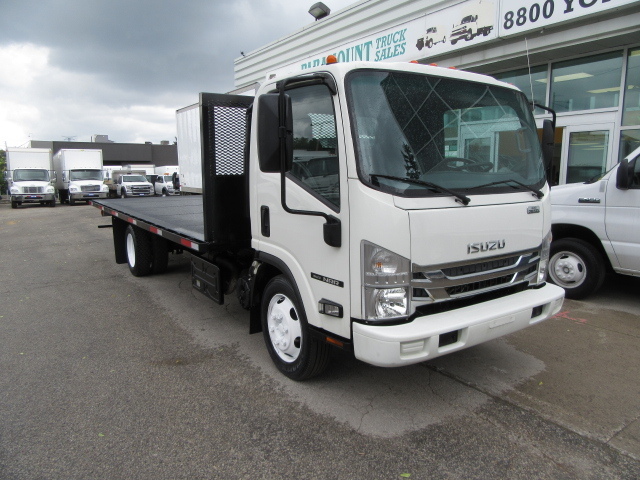 2018 Isuzu NRR DIESEL 20FT FLAT DECK & TIE STRAP PKG/ 2 IN STOCK