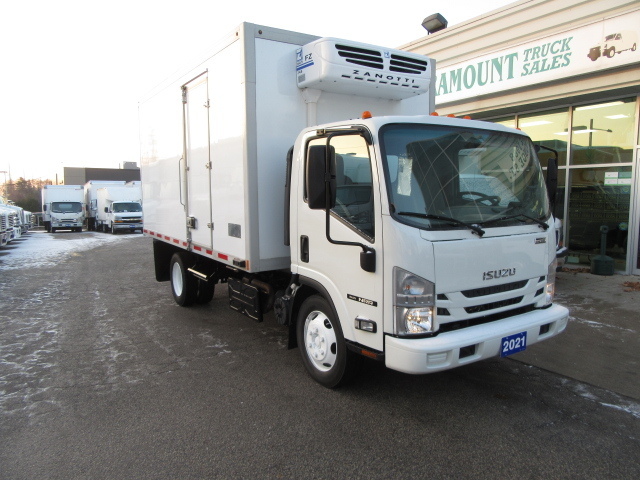 2021 Isuzu NRR DIESEL 14 FT BOX WITH LOW TEMP REEFER / 4 IN STOCK