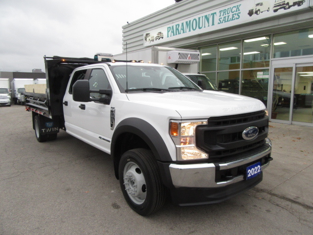 2022 Ford F-550 DIESEL CREW 4X4 WITH 12 FT DUMP BOX / 2 IN STOCK