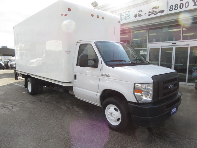 2021 Ford E-450 GAS 16 FT HIGH BOX CUBE/ PWR LIFT GATE/ 2 IN STOCK