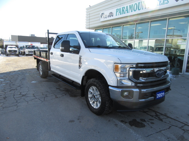 2021 Ford F-350 GAS CRWE CAB 4X4 WITH 9 FT FLAT DECK / 2 IN STOCK