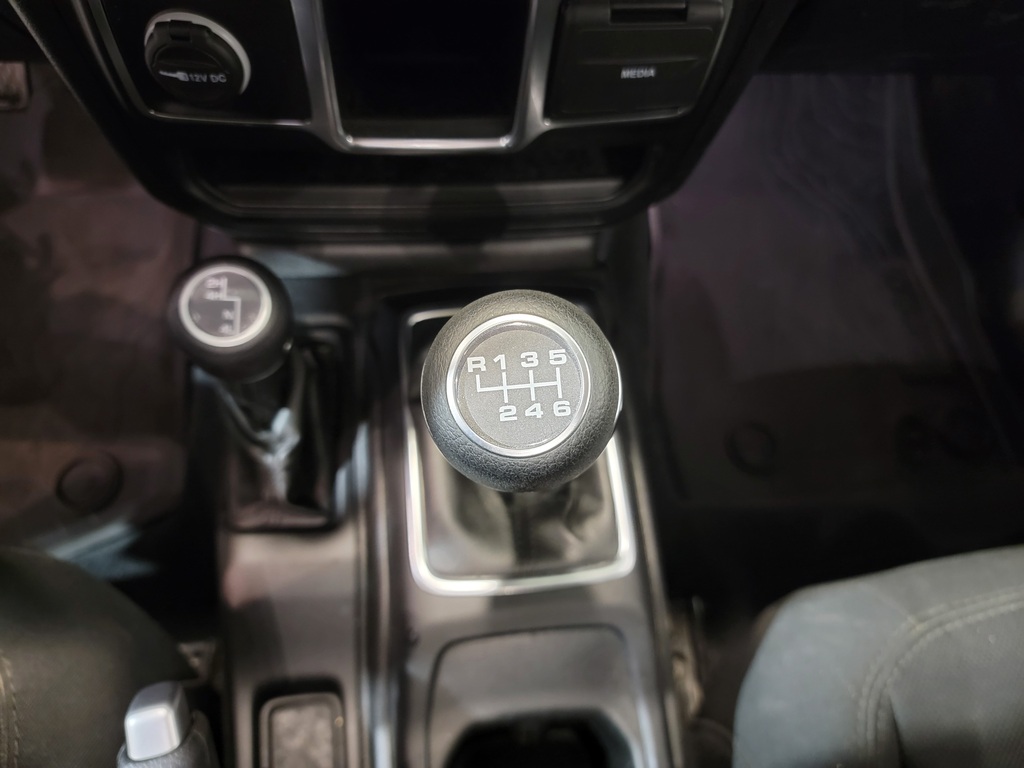 Jeep Wrangler 2022 Air conditioner, Speed regulator, Bluetooth, , rear-view camera, Steering wheel radio controls