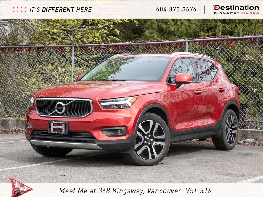 2021 Volvo XC40 T5 AWD Momentum / NO ACCIDENTS / CLEARANCE PRICE!