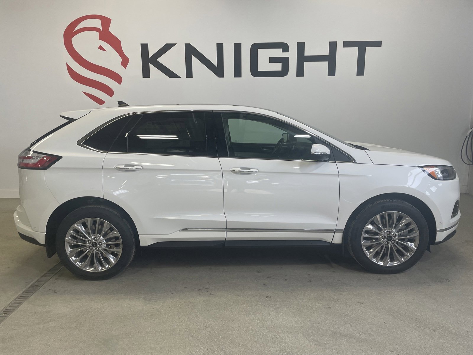 2024 Ford Edge Titanium with Elite Appearance, Cold Weather and T
