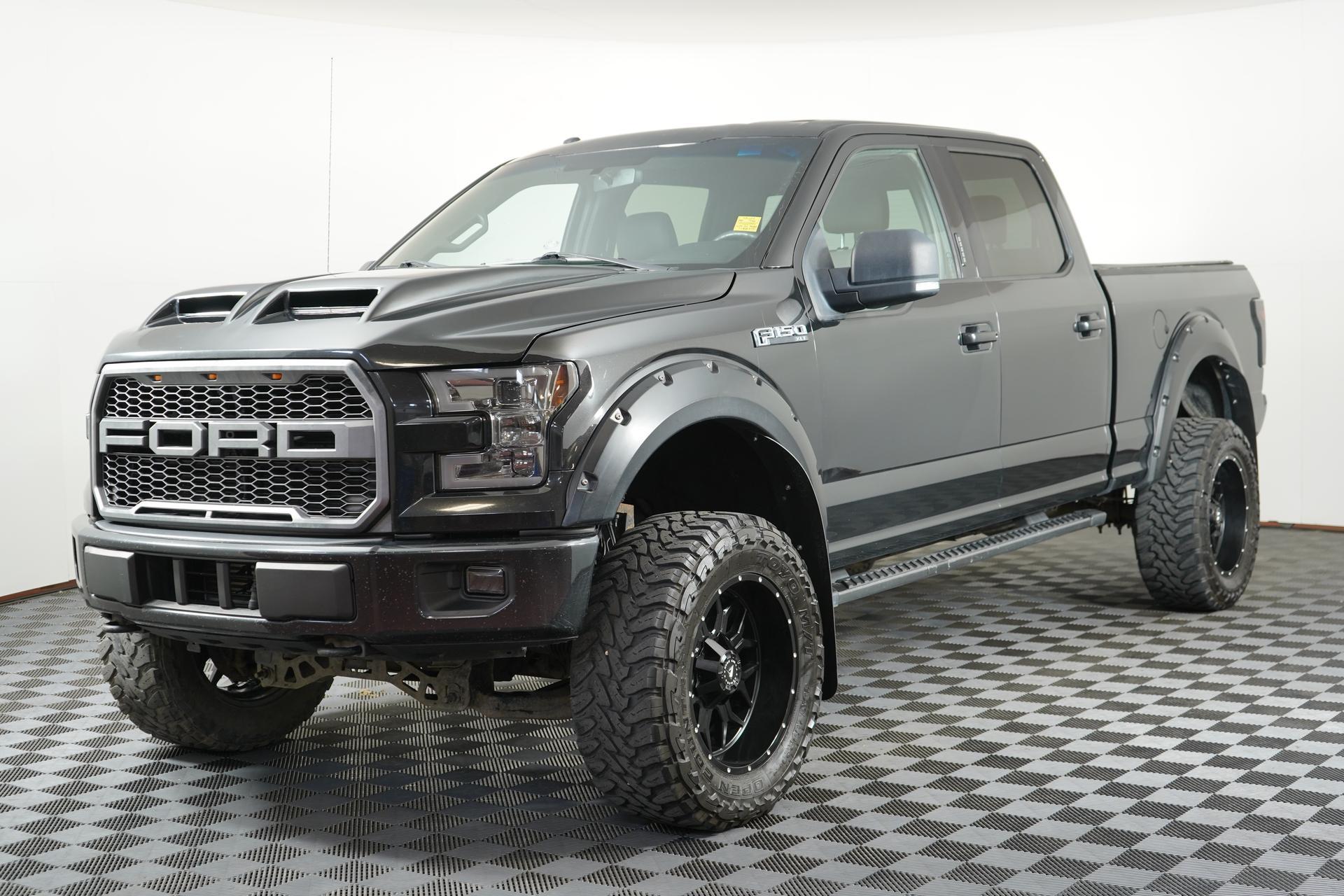2015 Ford F-150 XLT   ,Low Km's, Customized