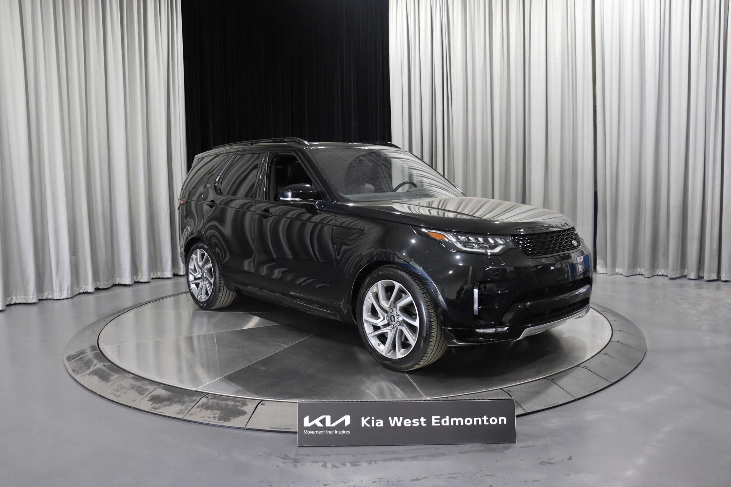 2020 Land Rover Discovery Landmark