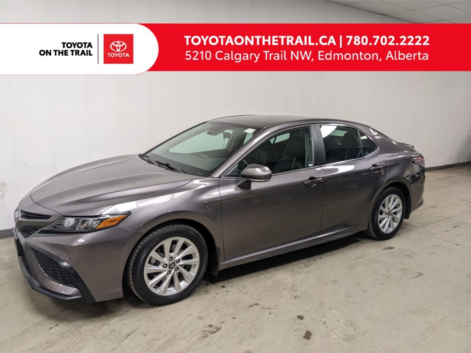 2022 Toyota Camry SE UPGRADE PKG; SUNROOF, QI CHARGER, REMOTE/SERVIC