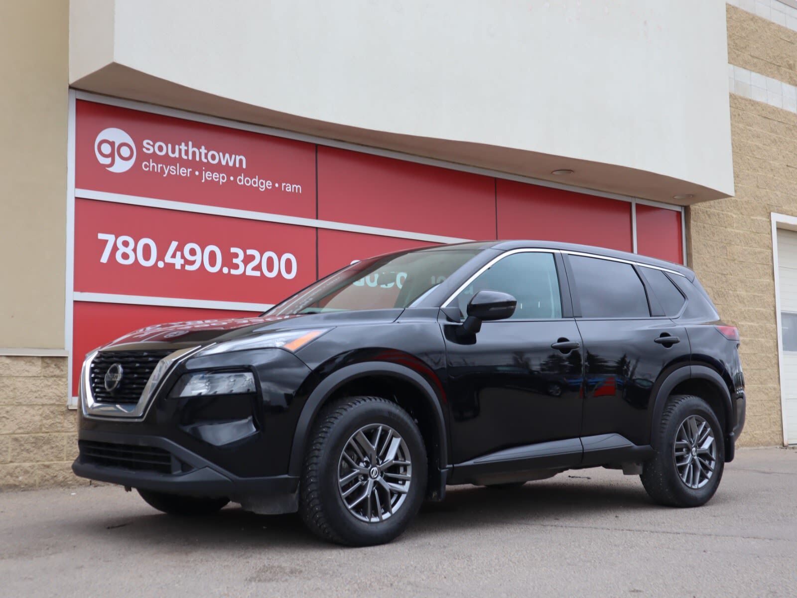 2021 Nissan Rogue S IN BLACK EQUIPPED WITH A 2.5L I4 , AWD , CVT AUT