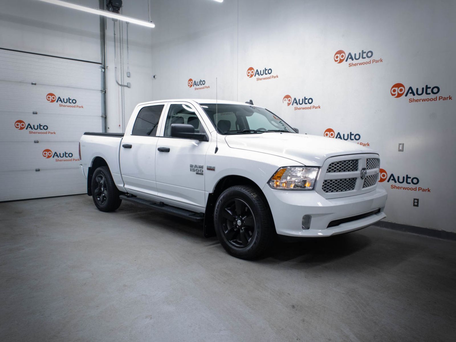 2022 Ram 1500 Classic Express 4WD Heated Seats SXM Bluetooth Backup Came