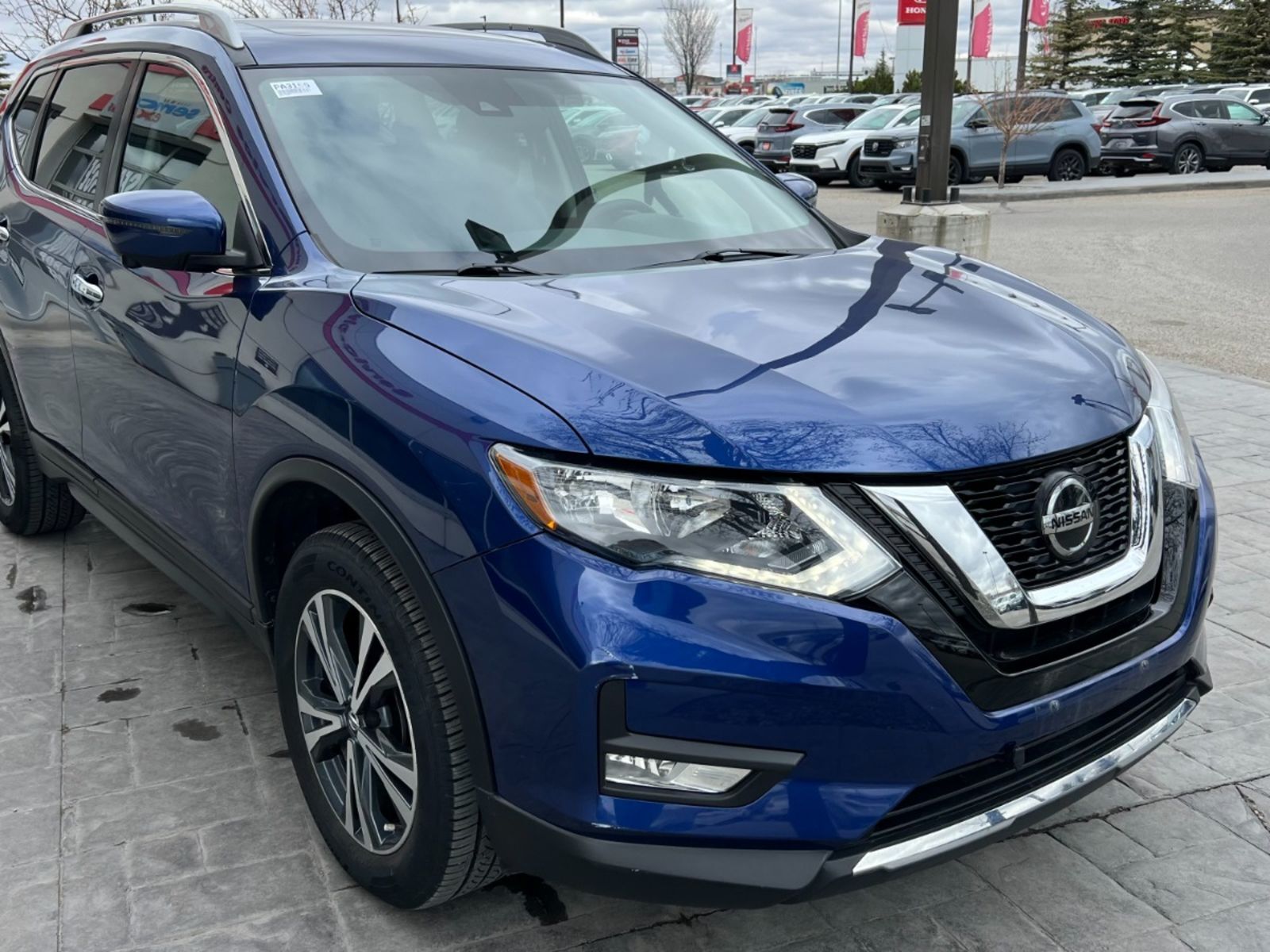 2019 Nissan Rogue SV: NO ACCIDENTS, BACK UP CAMERA, HEATED SEATS