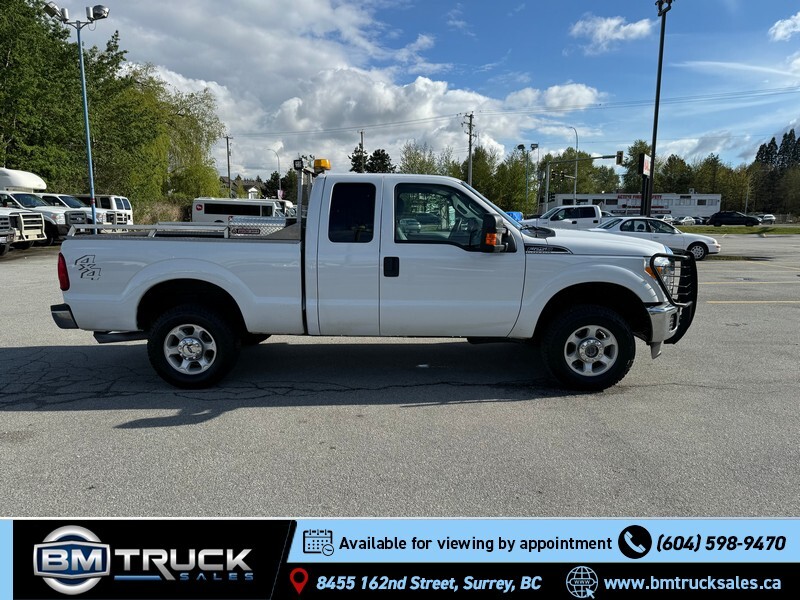 2013 Ford F-250 XLT / Extended Cab / 6'9" Box / 4x4