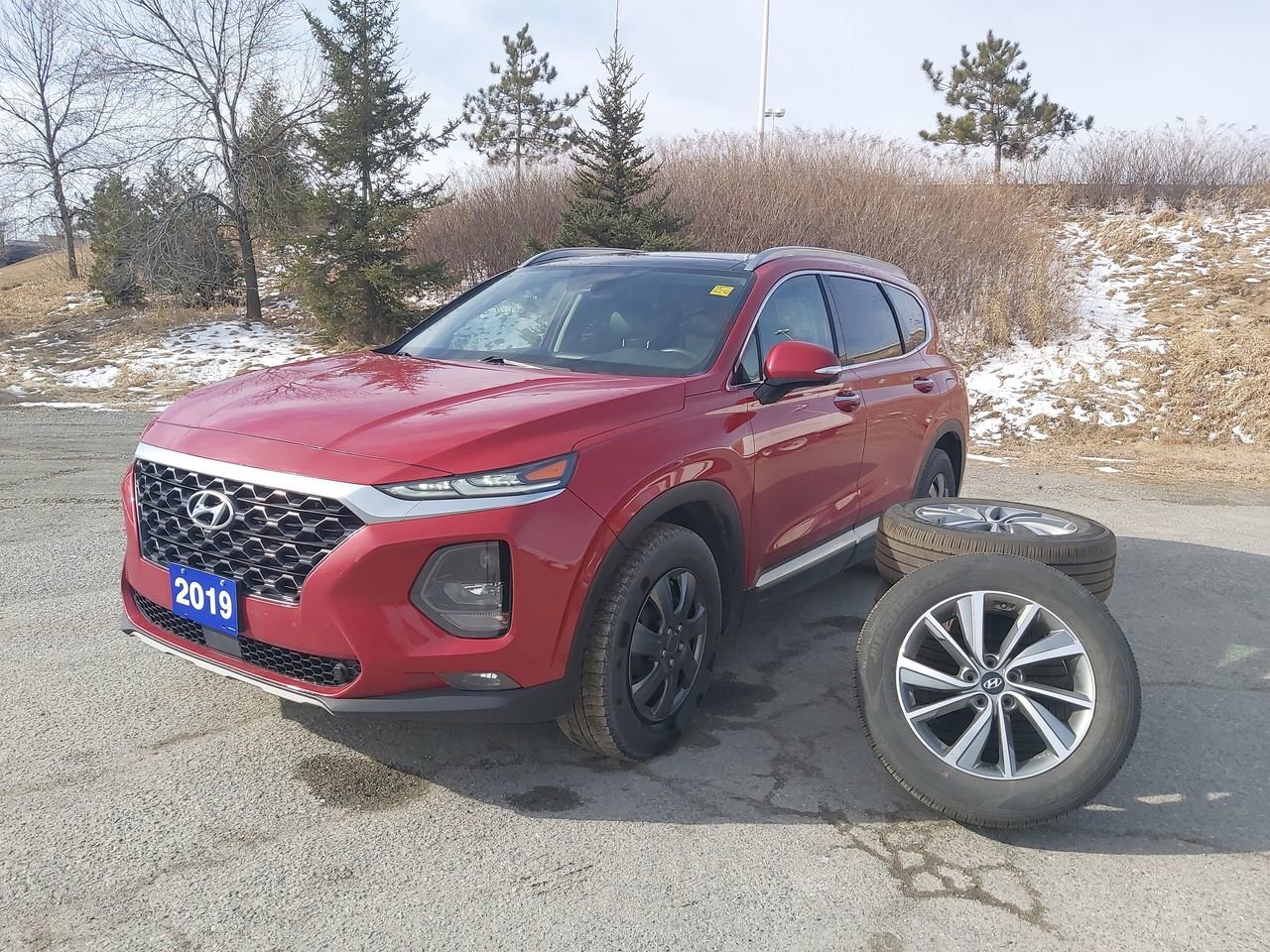 2019 Hyundai Santa Fe Luxury-TWO SETS OF TIRES-