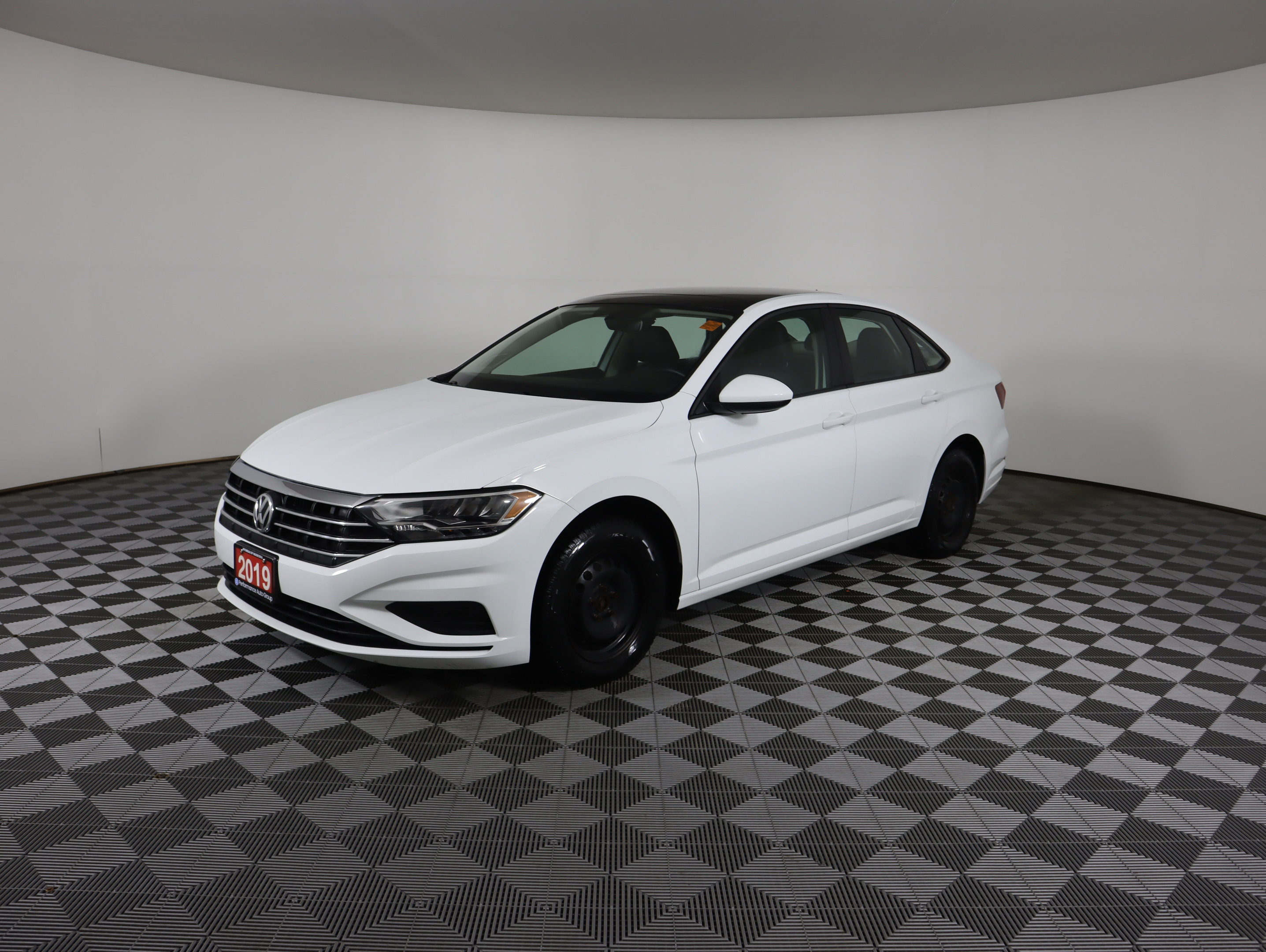 2019 Volkswagen Jetta Highline- Sunroof- Rearview Camera-2 sets of tires