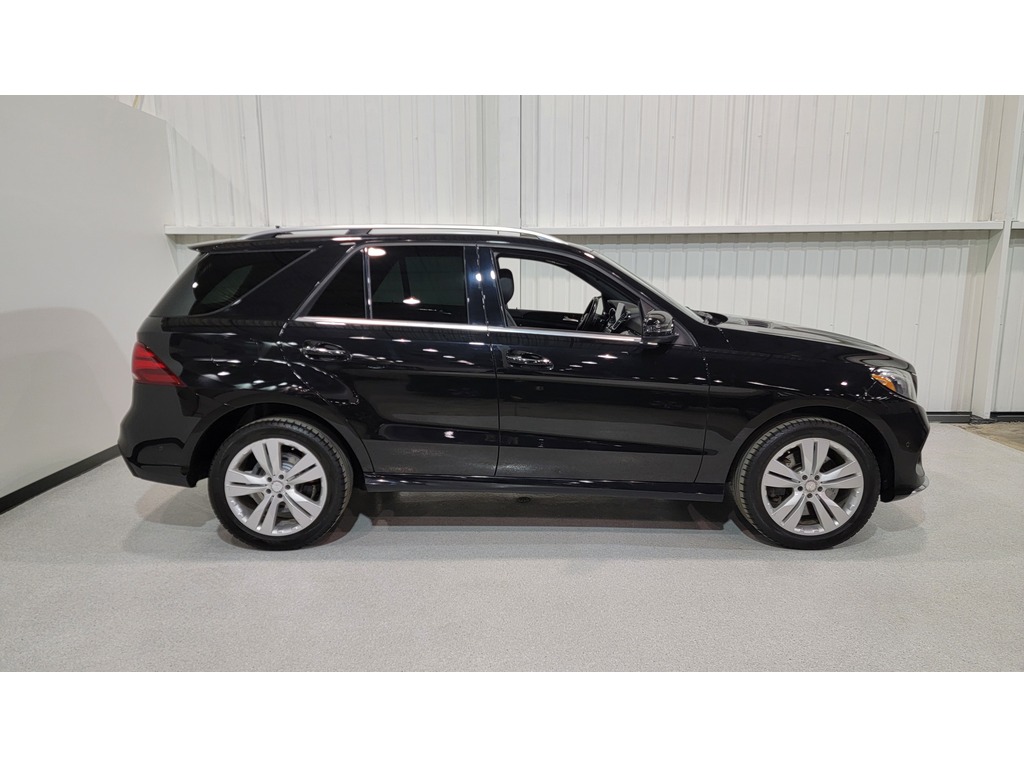 Mercedes-Benz GLE 2018 Air conditioner, Navigation system, Electric mirrors, Power Seats, Electric windows, Speed regulator, Heated seats, Leather interior, Electric lock, Seat memories, Bluetooth, Mechanically opening tailgate, Panoramic sunroof, rear-view camera, Steering wheel radio controls