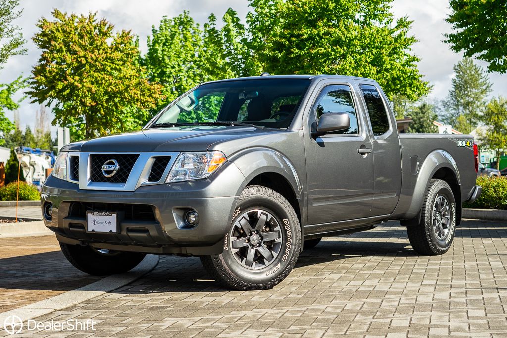 2019 Nissan Frontier King Cab PRO-4X Standard Bed 4x4 Manual, Low KM