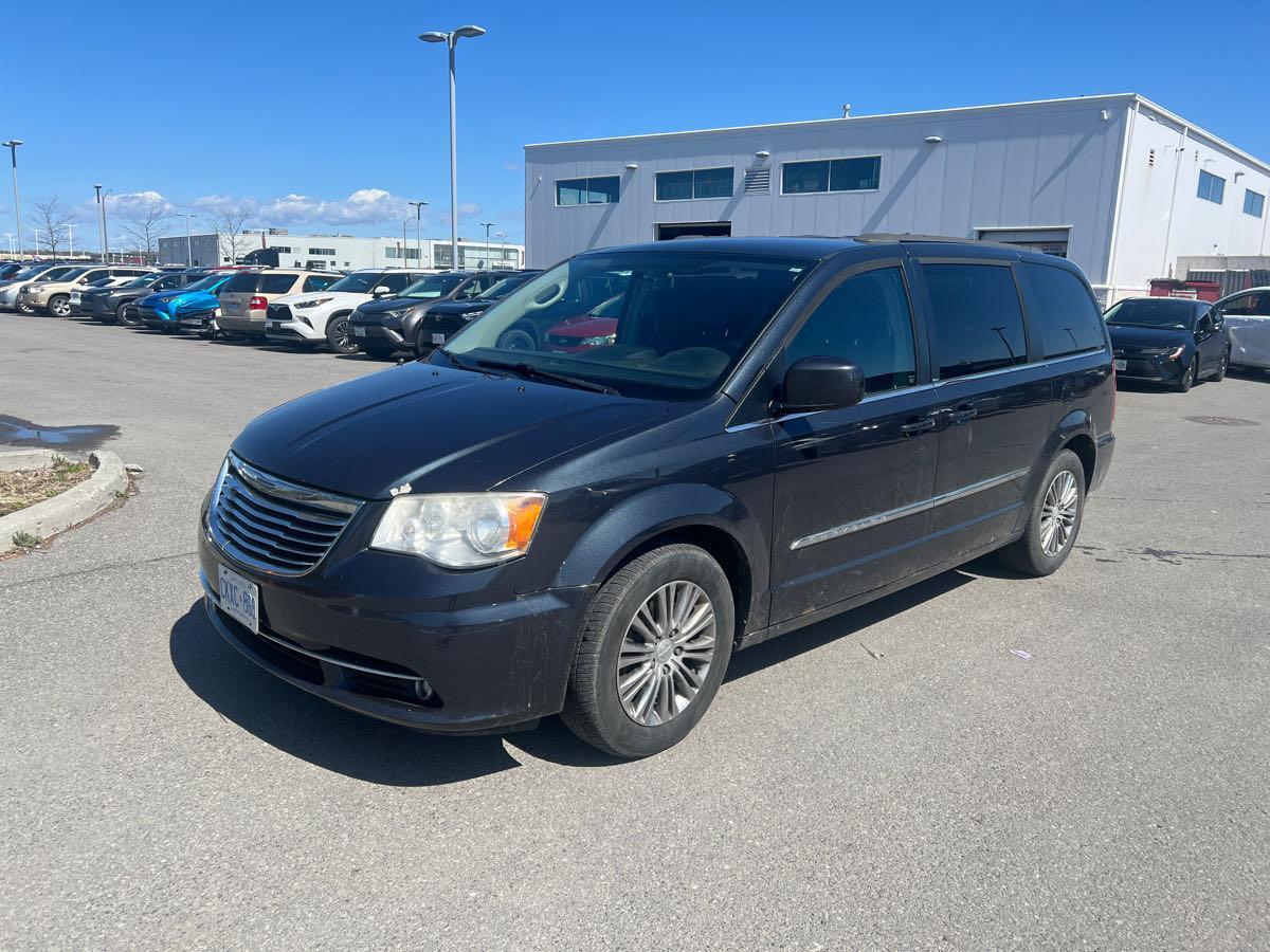 2014 Chrysler Town & Country *** 3 YEAR WARRANTY INCLUDED ***