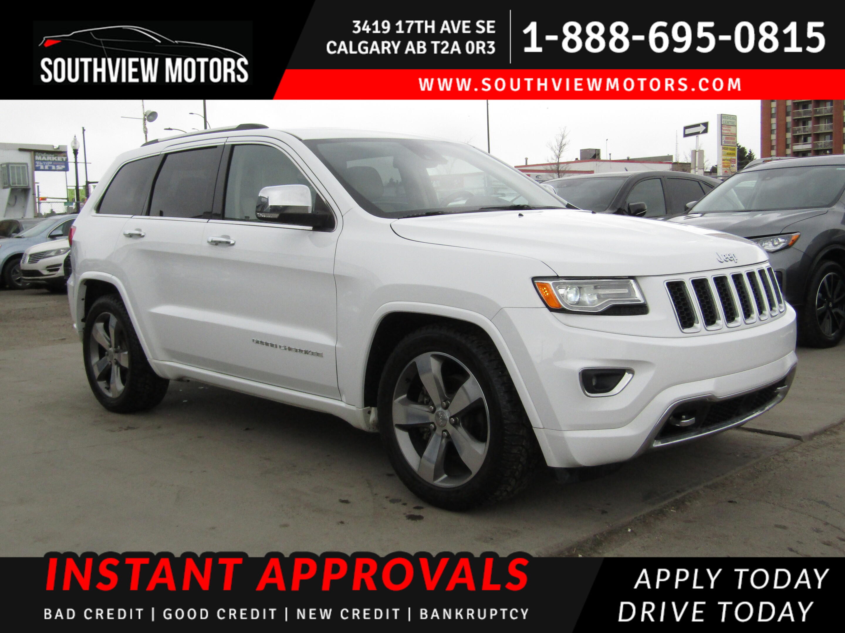 2015 Jeep Grand Cherokee OVERLAND 4WD V6 3.6L NAV/CAM/DVD/PANOROOF/LOADED!