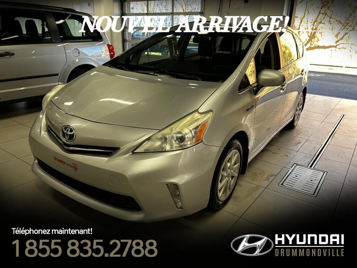2014 Toyota Prius v CAMERA + A/C + MAGS + CRUISE + WOW !!