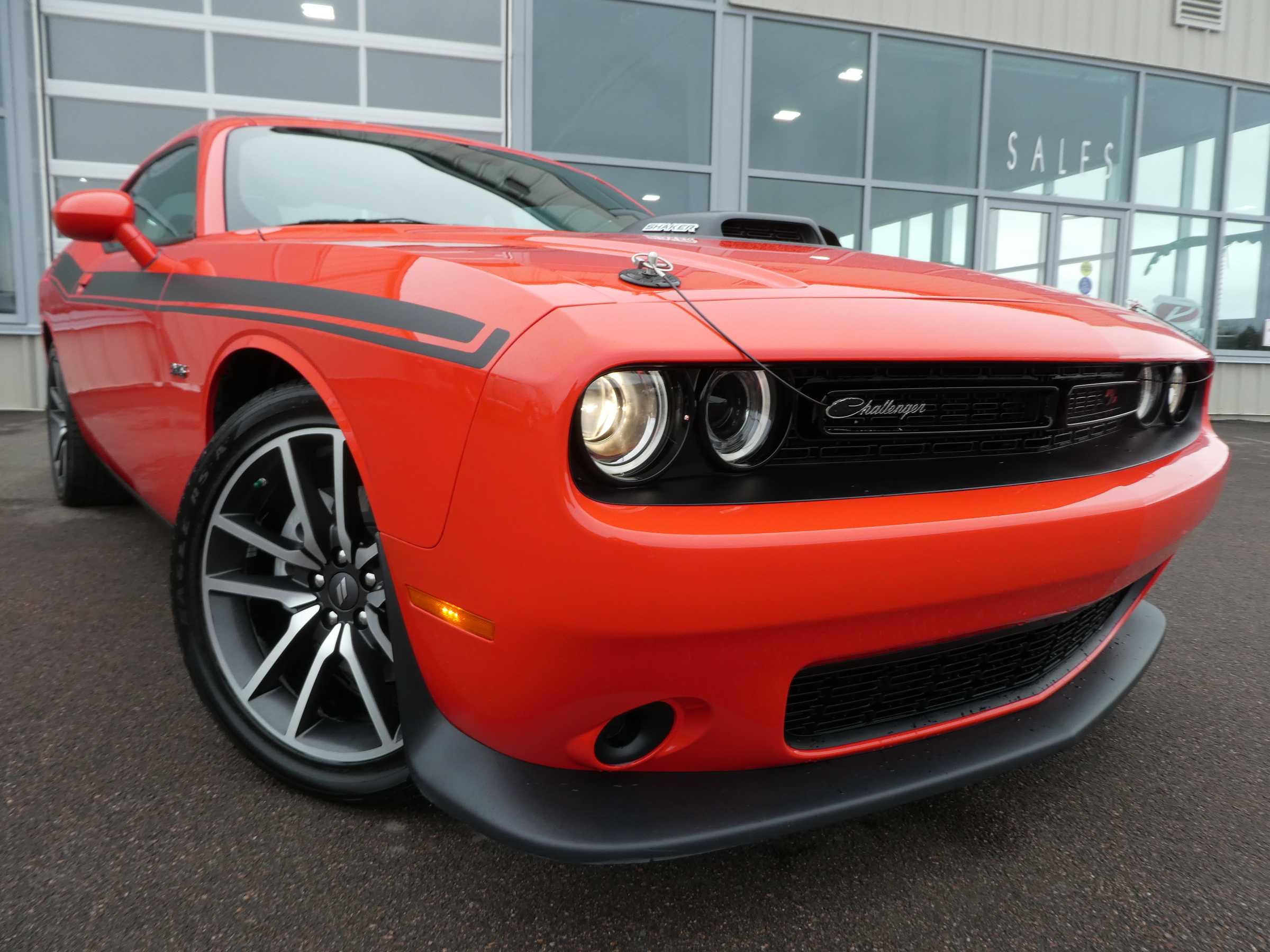 2023 Dodge Challenger R/T, Shaker, Low, Low KM's Just like new !!