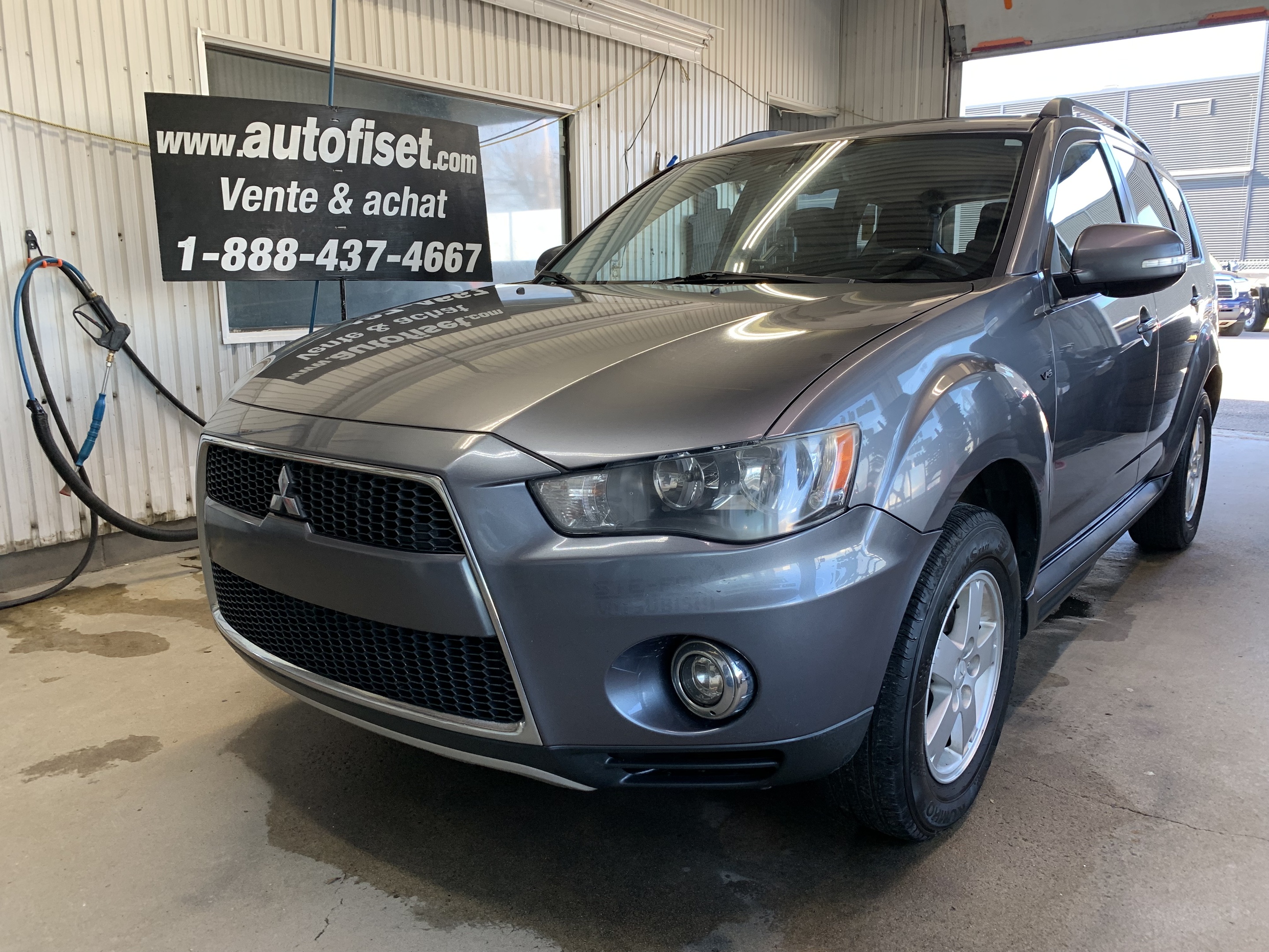 2012 Mitsubishi Outlander 7 passagers ,  stow' n go