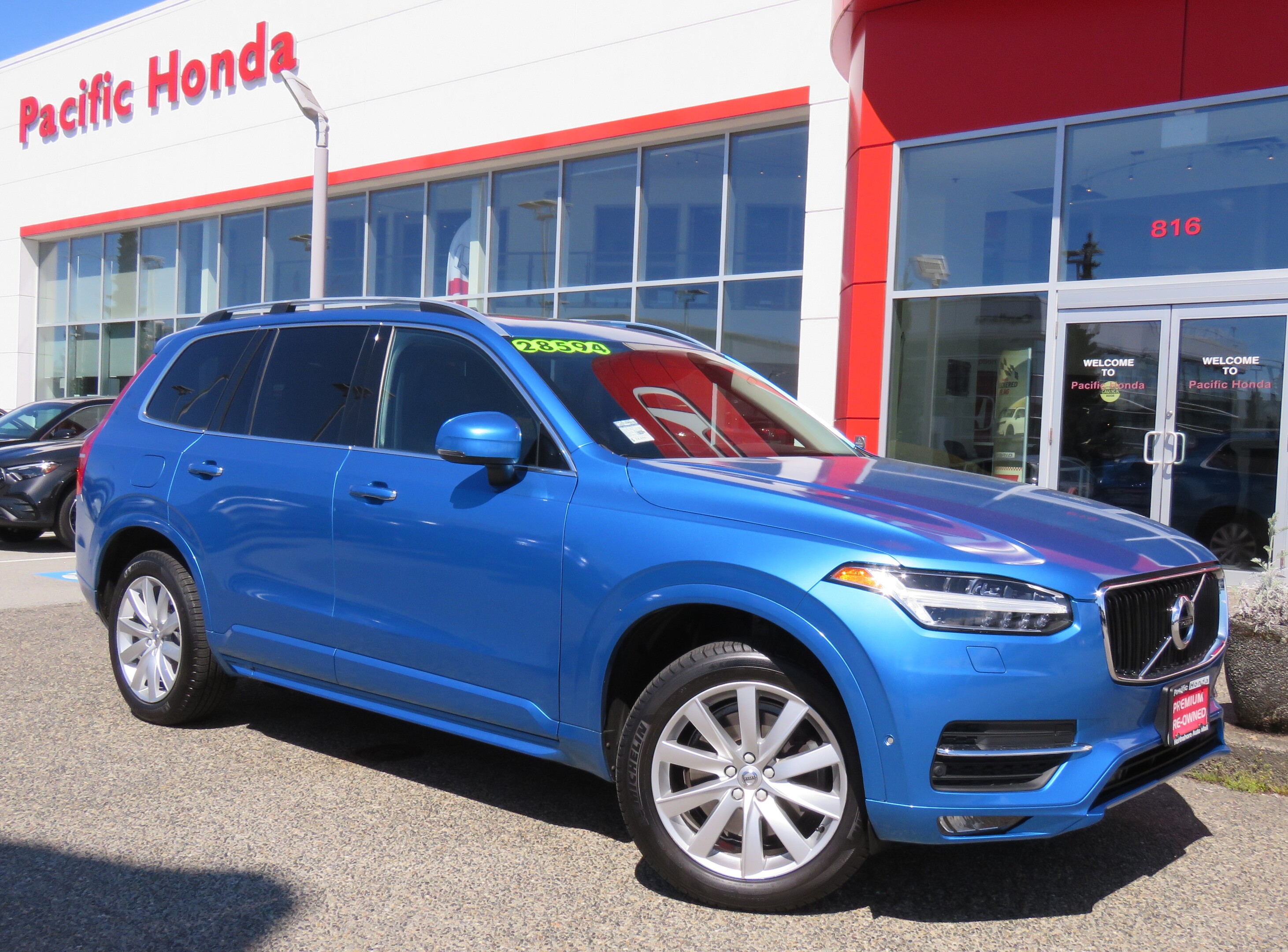 2016 Volvo XC90 MOMENTUM PKG, AWD, LEATHER, PANO ROOF