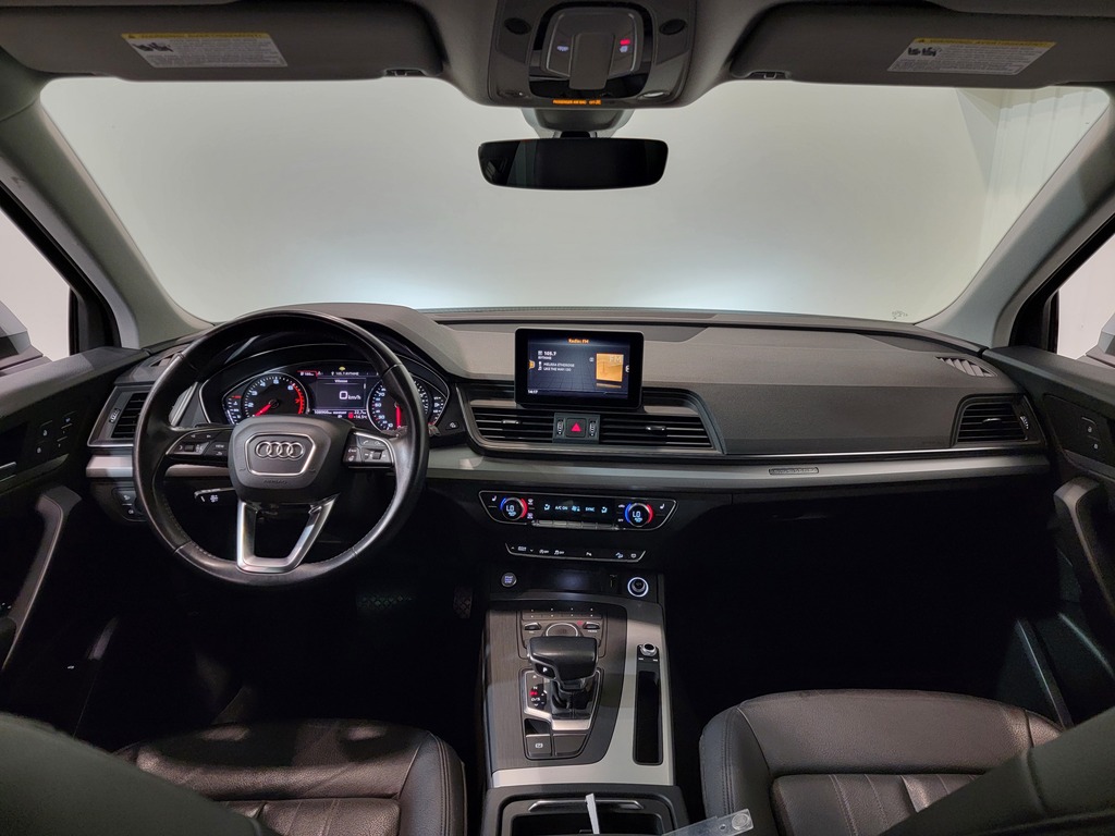Audi Q5 2020 Climatisation, Mirroirs électriques, Sièges électriques, Vitres électriques, Régulateur de vitesse, Sièges chauffants, Intérieur cuir, Verrouillage électrique, Mémoires de sièges, Bluetooth, caméra-rétroviseur, Commandes de la radio au volant