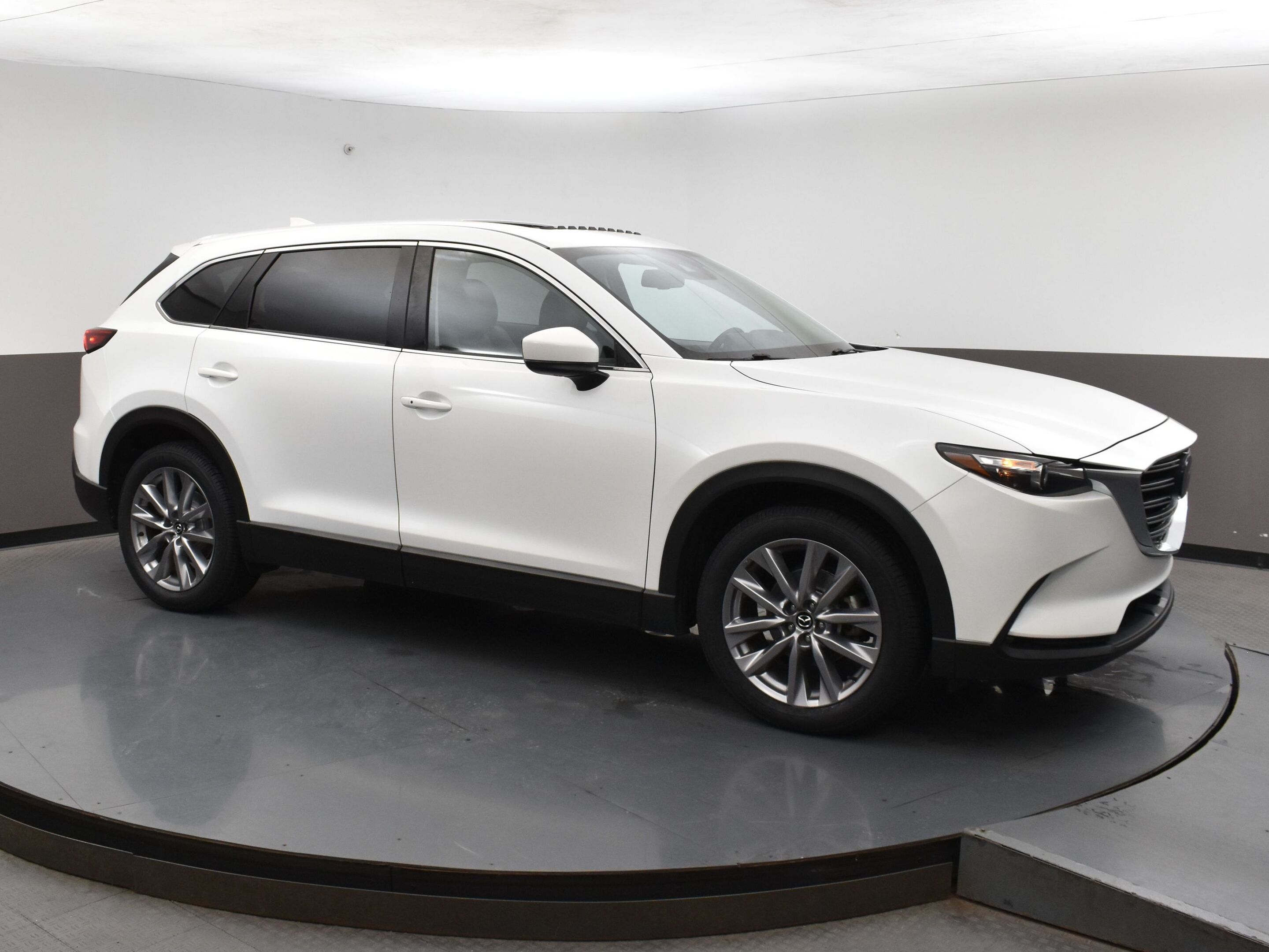 2021 Mazda CX-9 L with middle row Captain Seats, Sunroof, Leather,