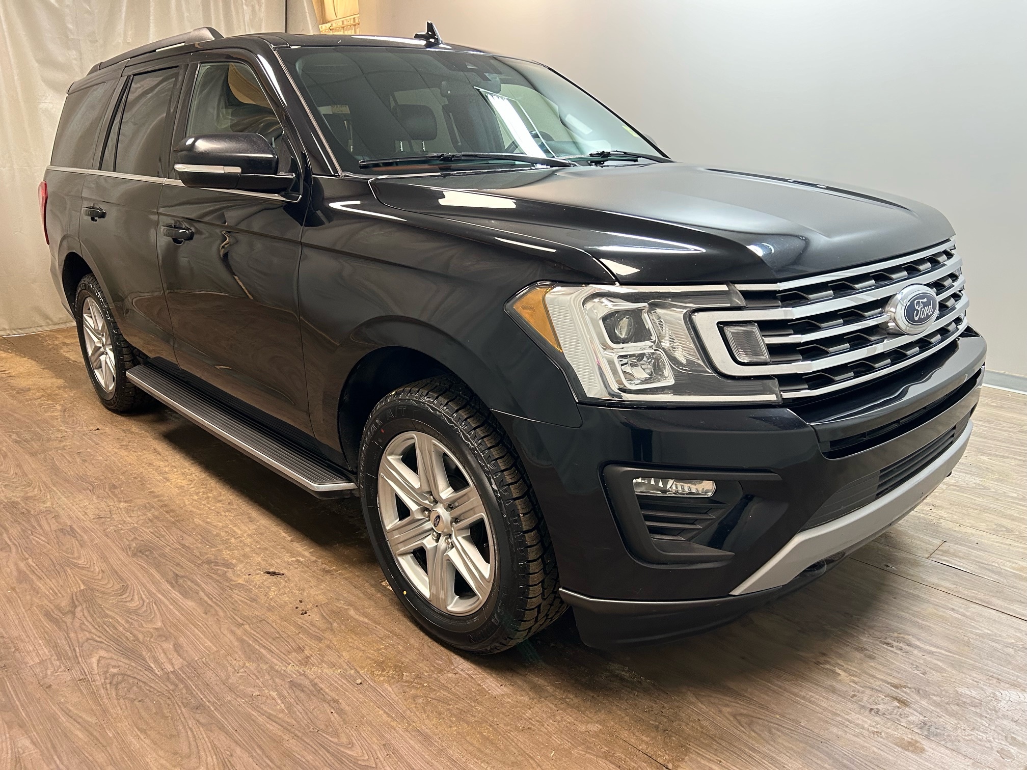 2019 Ford Expedition XLT | LEATHER | MOONROOF